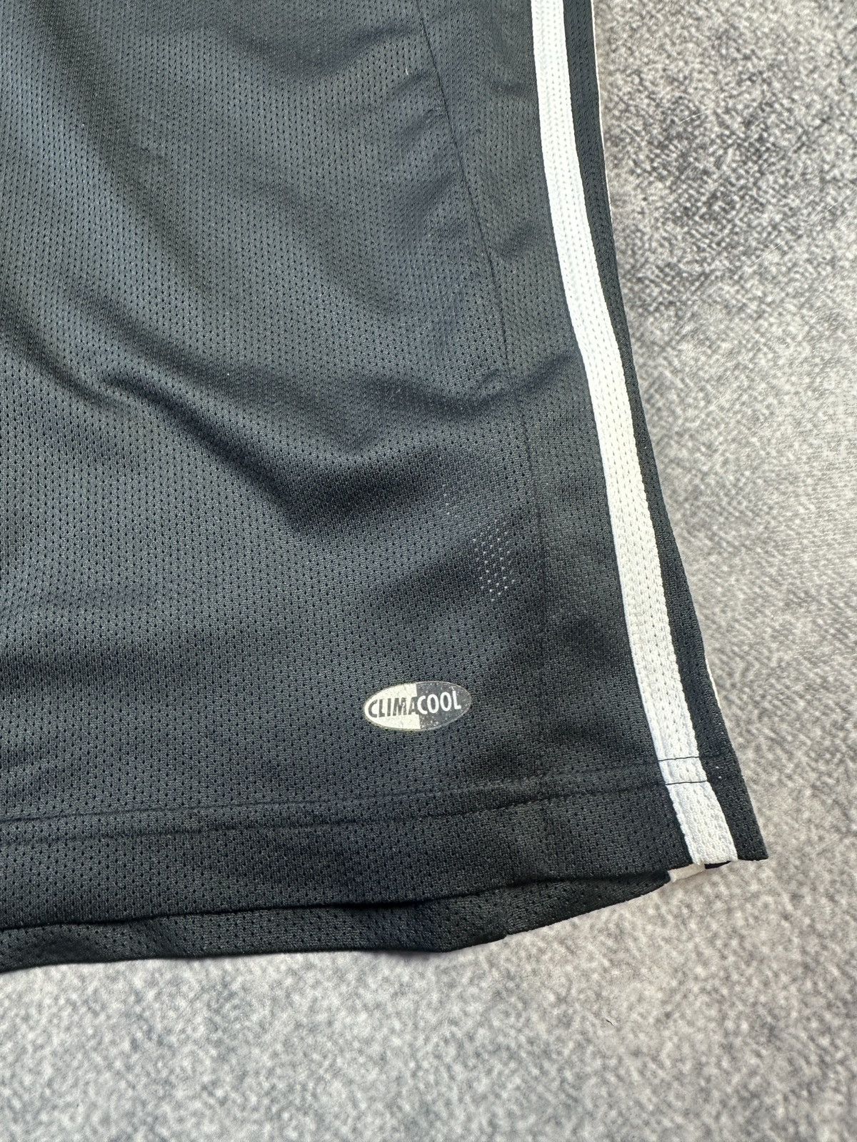 Vintage Vintage Adidas Germany 04/05 Soccer Tank Top Blokecore Rare Size US M / EU 48-50 / 2 - 4 Thumbnail
