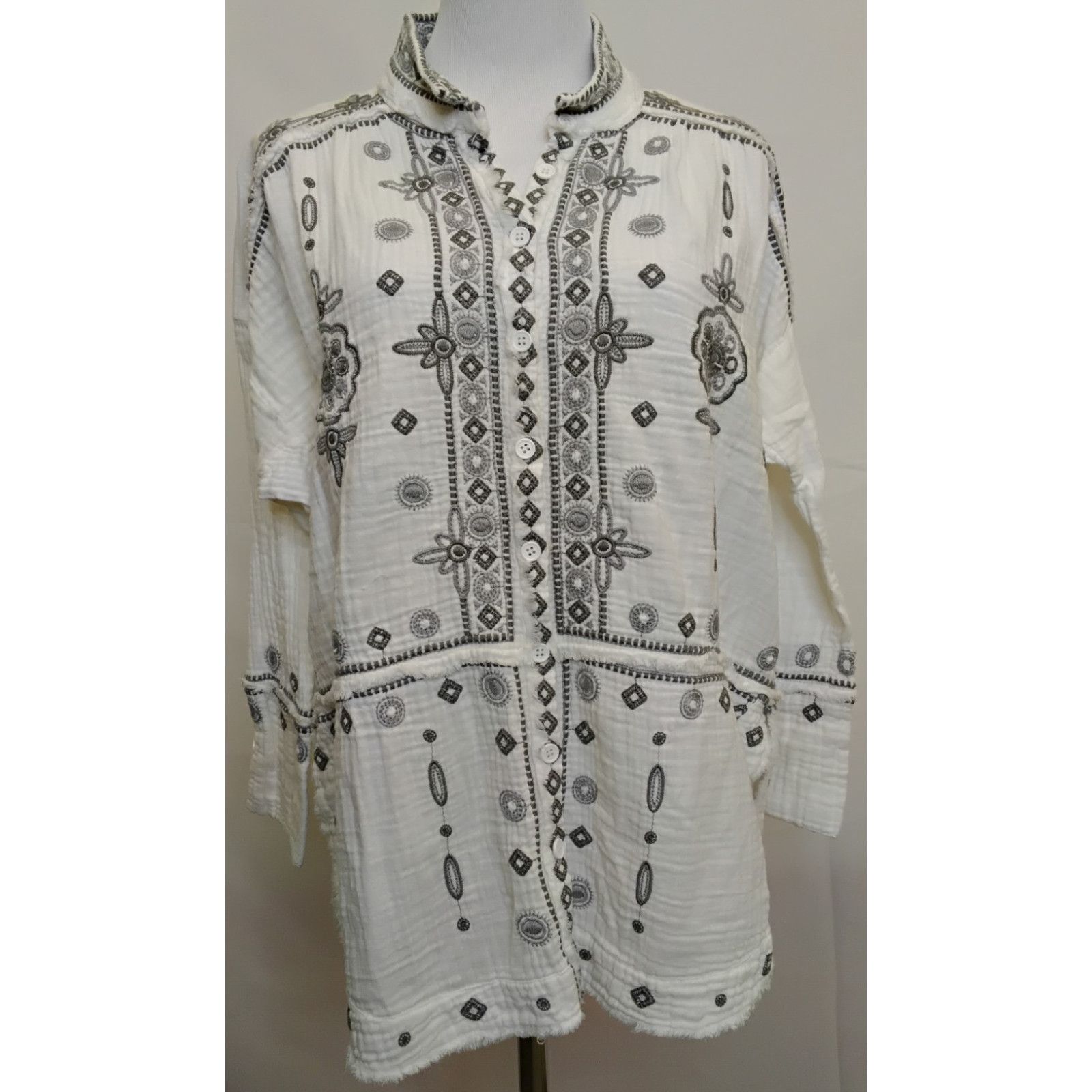 Johnny Was Johnny Was Pete + Greta Top Women's S White Embroidered Boho Size S / US 4 / IT 40 - 2 Thumbnail