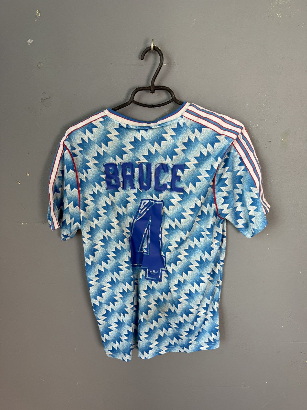 Other Manchester United sharp vintage soccer jersey M sz (cantona) Size US M / EU 48-50 / 2 - 5 Thumbnail
