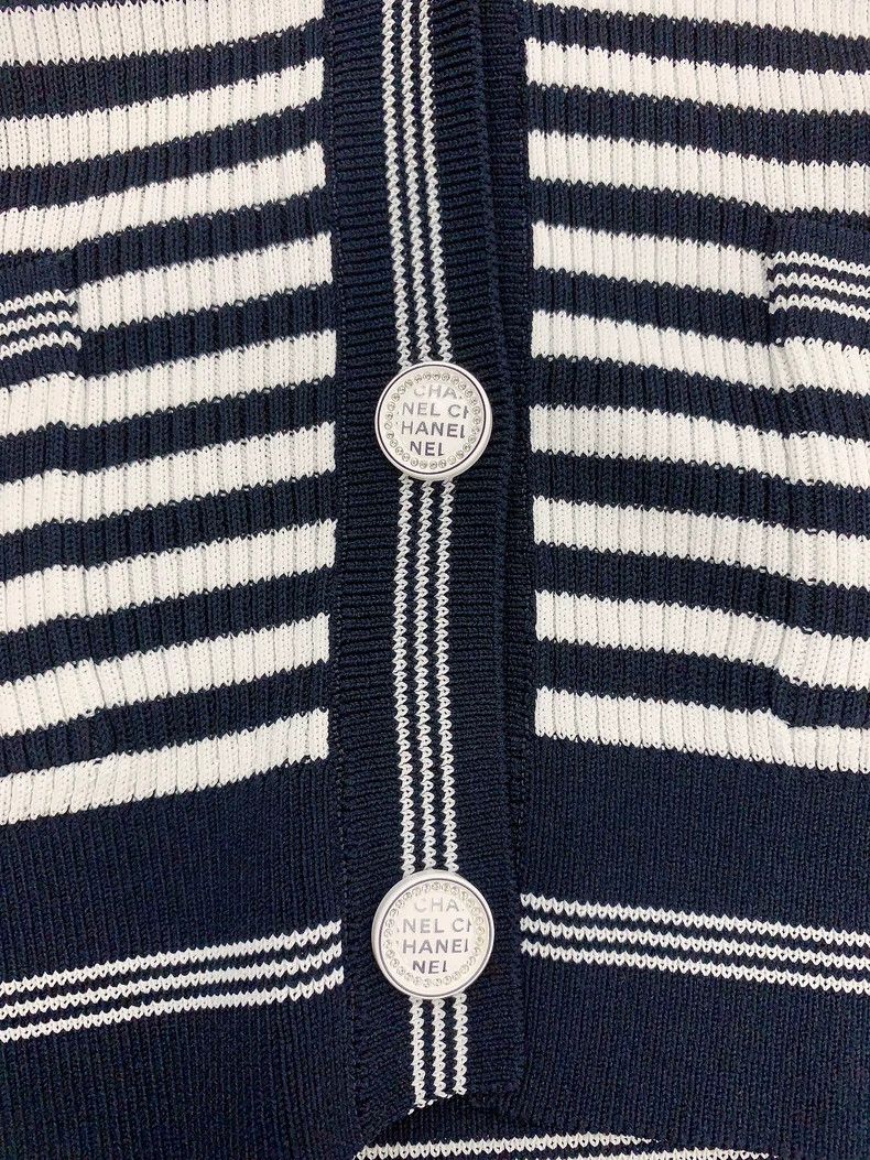 Chanel Chanel 23C striped knitted cardigan coat Size S / US 4 / IT 40 - 5 Thumbnail