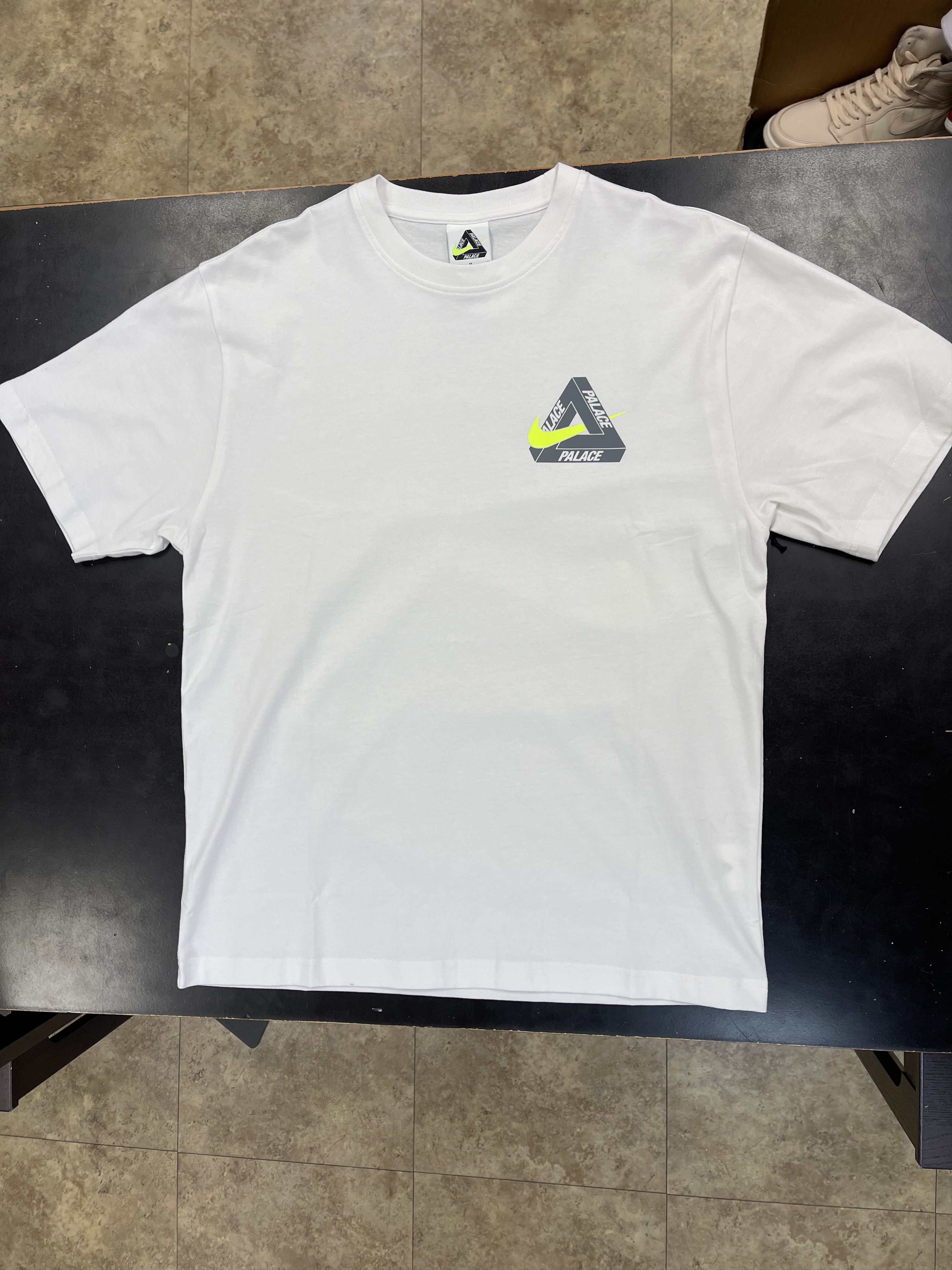 Nike Nike x Palace Tri Swoosh Tee White Size US M / EU 48-50 / 2 - 1 Thumbnail