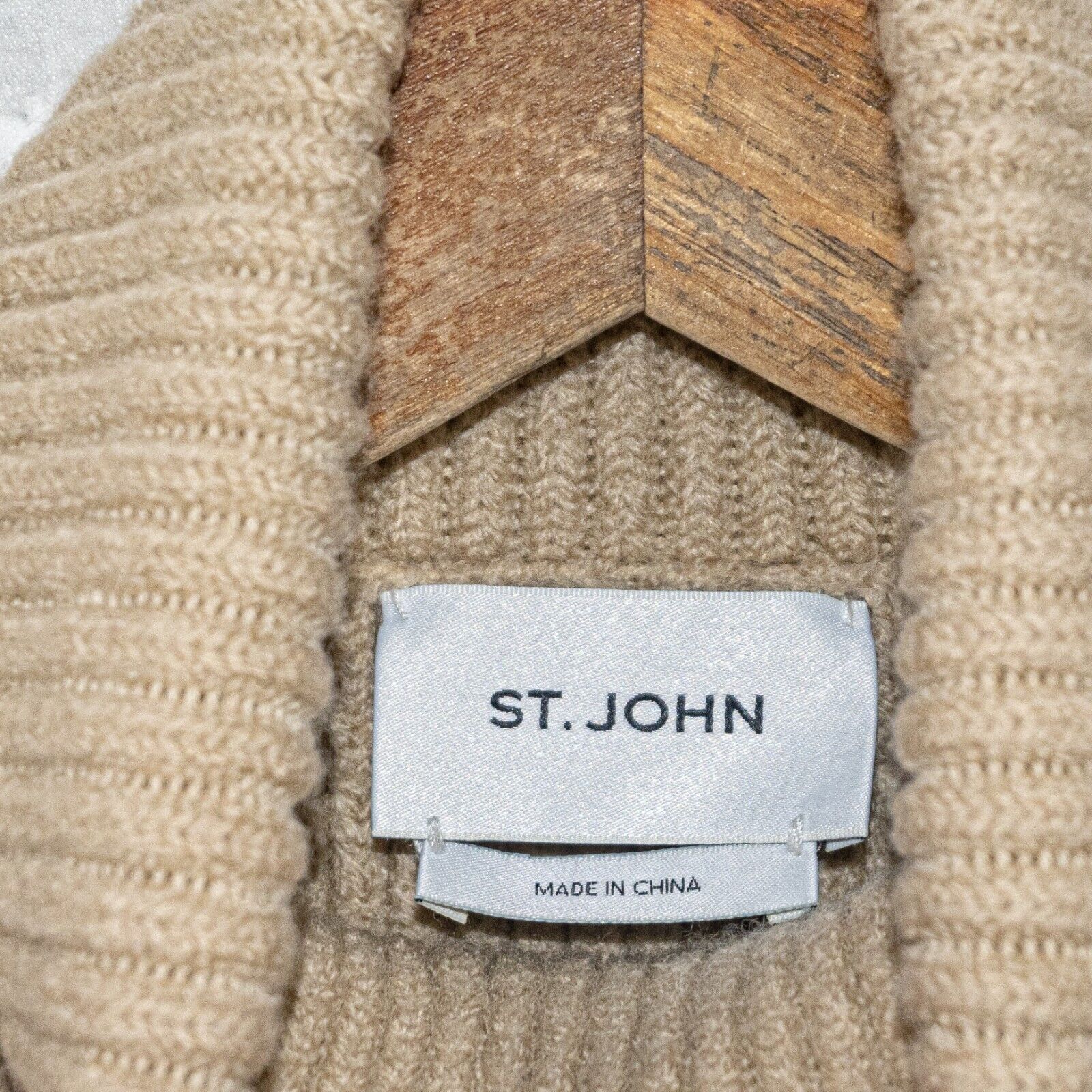 St. John ST JOHN Ribbed Wool Turtleneck Sweater oversize cuffs Size S / US 4 / IT 40 - 3 Thumbnail