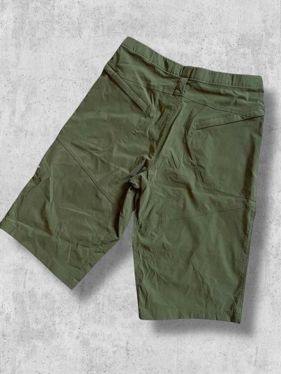 Nike Nike ACG Military Bermuda Long Shorts Big Logo Nylon baggy Size US 34 / EU 50 - 5 Thumbnail