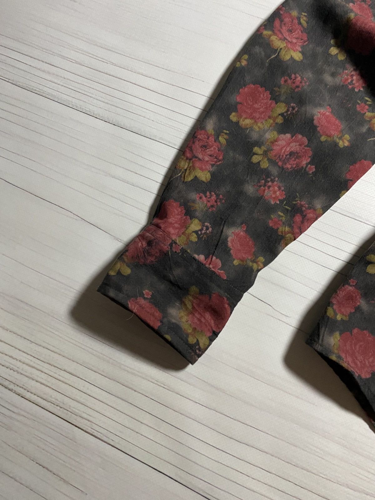 Dolce & Gabbana × Vintage Vintage Dolce & Gabbana floral y2k button up shirt Size M / US 6-8 / IT 42-44 - 8 Thumbnail