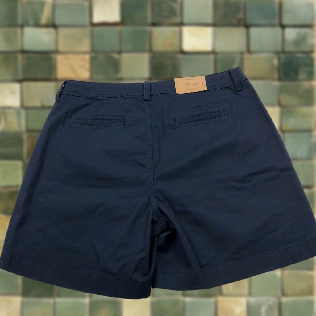 Vintage L.L. Bean Favorite Fit Chino Shorts Blue 12 Regular Mid Rise 5" Cotton Spandex Zip Pocket Flat Front Womens Size 34" / US 12 / IT 48 - 1 Thumbnail