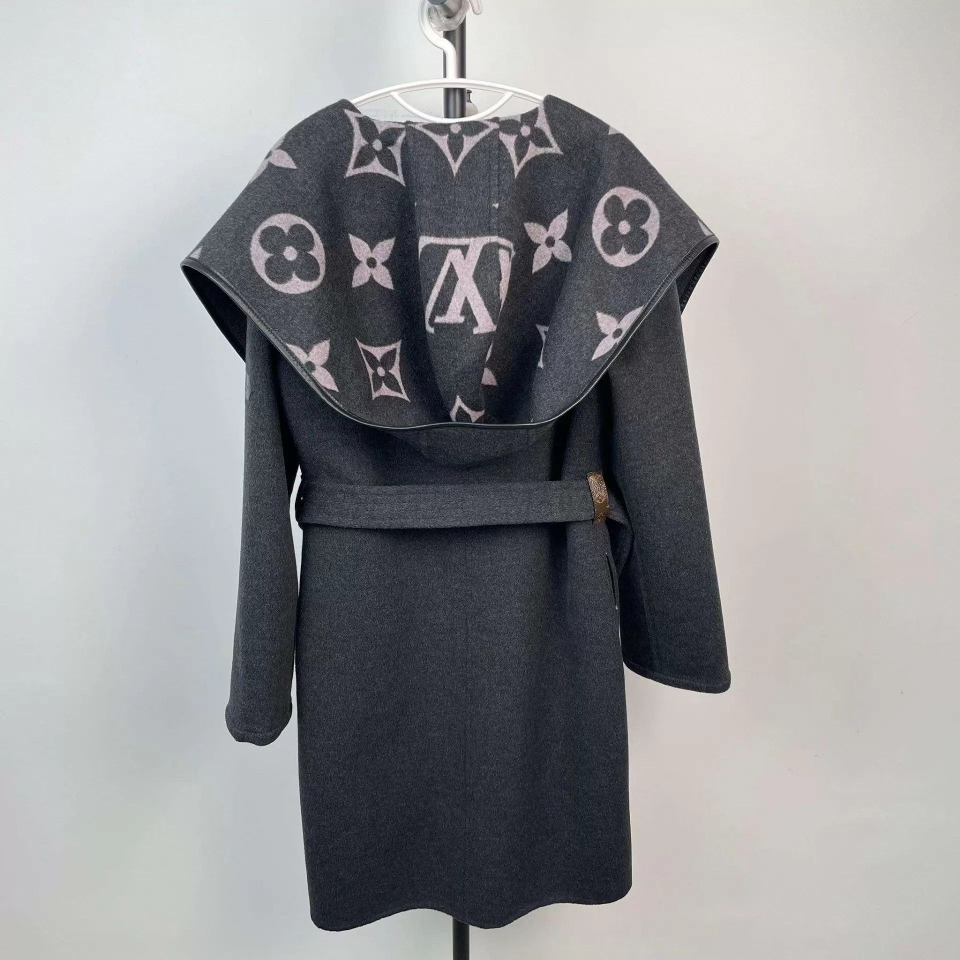 Louis Vuitton LV Monogram Wool Coat 34 Dark Gray Size XS / US 0-2 / IT 36-38 - 2 Thumbnail