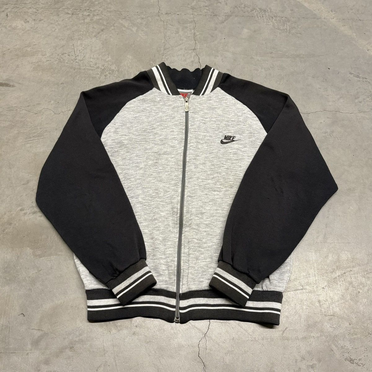 Nike Vintage 80s Nike Two Tone Sweatshirt Bomber Jacket Size US M / EU 48-50 / 2 - 2 Thumbnail