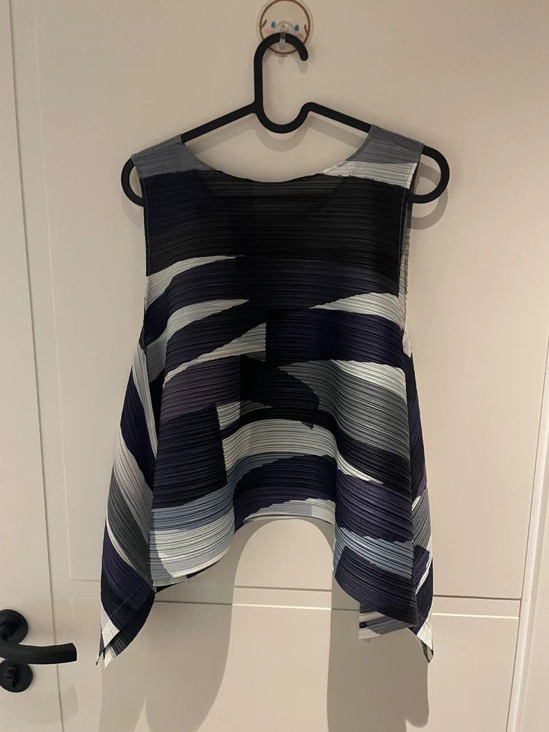Issey Miyake Issey Miyake size:3 A short black and grey dress Size XS / US 0-2 / IT 36-38 - 4 Thumbnail
