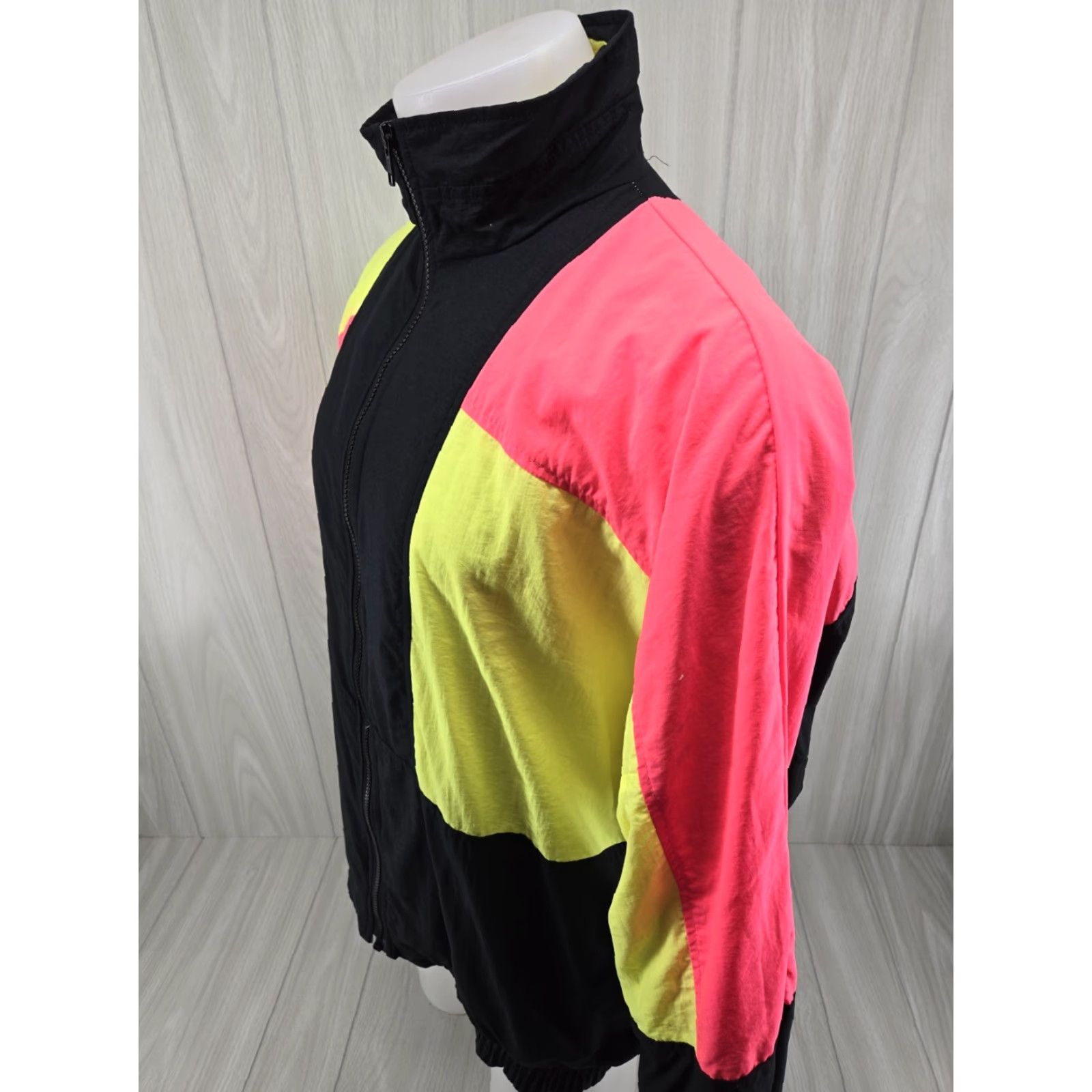Umbro VINTAGE Umbro Windbreaker Jacket MENS XL 80s 90s Neon Surf Soccer Nylon Black Vintage: Yes Size US XL / EU 56 / 4 - 3 Thumbnail