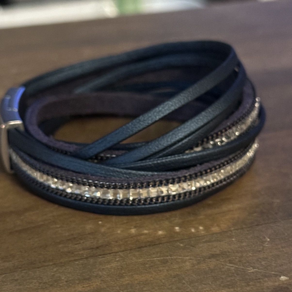 Other Multi strand layered rhinestone leather bracelet Size ONE SIZE - 5 Thumbnail
