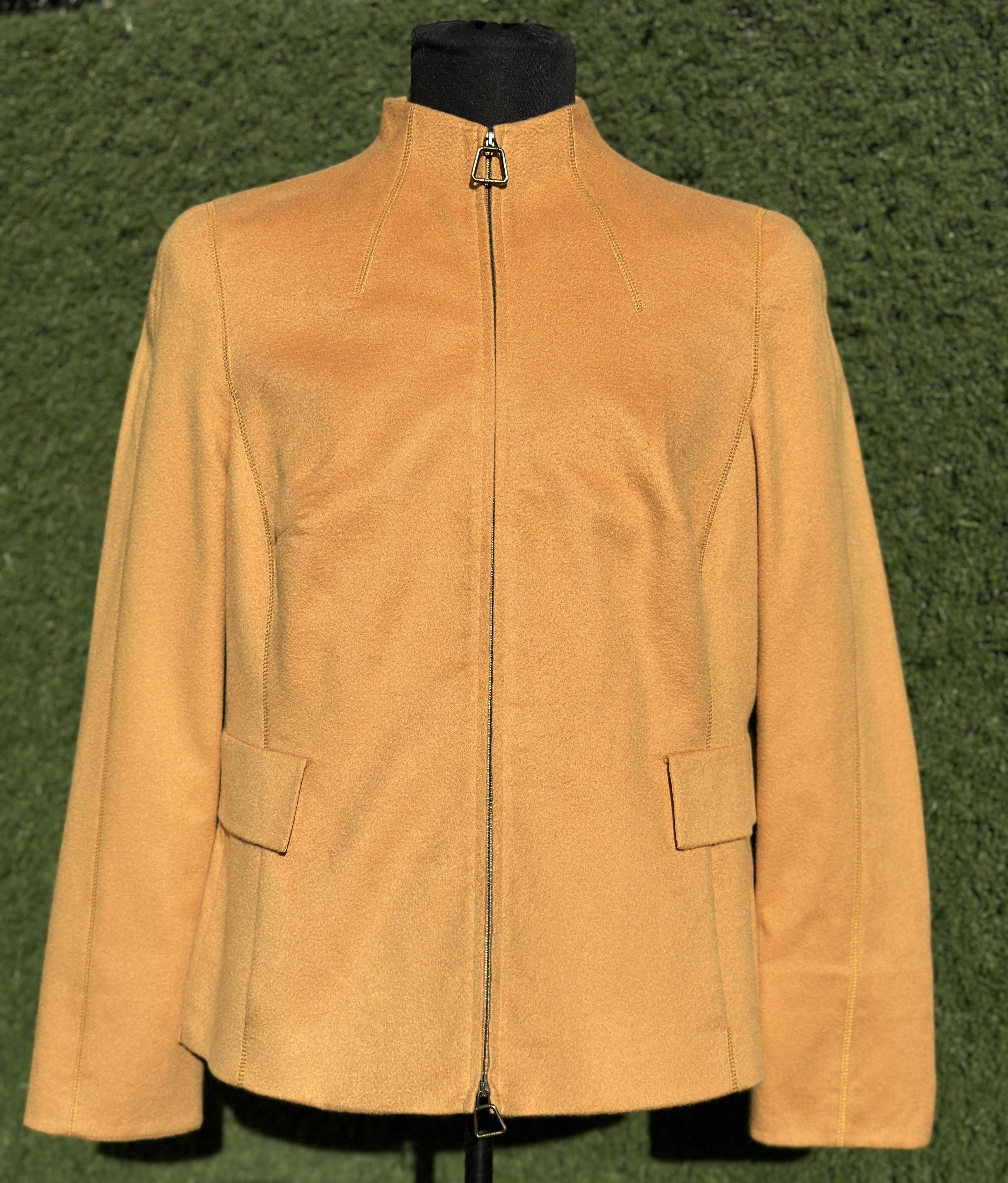 Akris Akris Double Face Cashmere Jacket Shoulder US 14 D44 Size M / US 6-8 / IT 42-44 - 1 Thumbnail