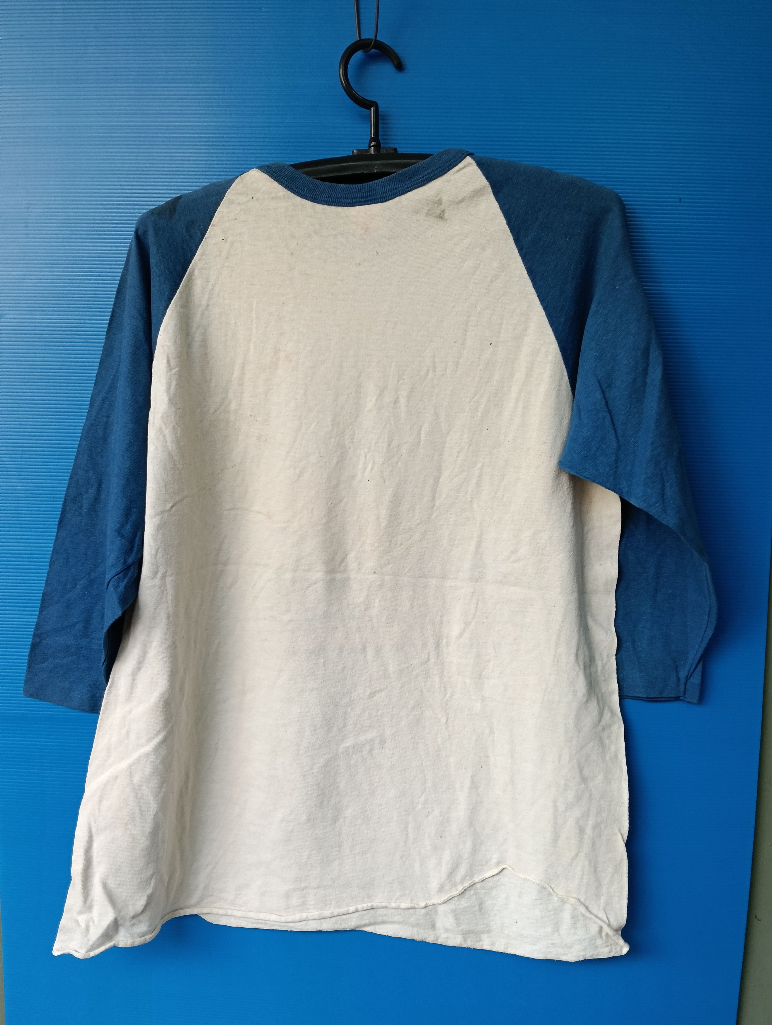 Vintage Peaches & tape Tour vintage t shirt 80s size L. Size US L / EU 52-54 / 3 - 5 Thumbnail