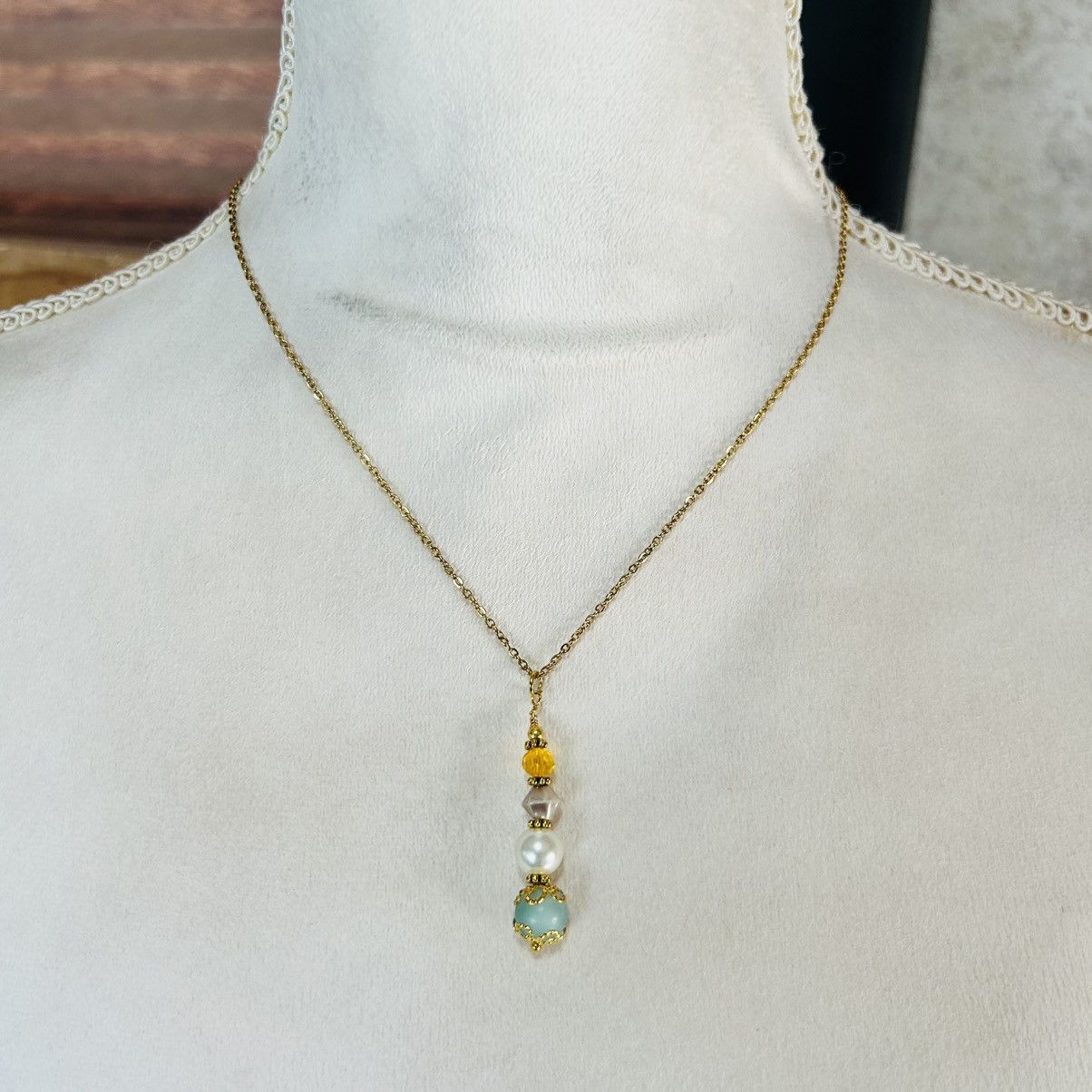 Handmade Handcrafted vintage bead green chalcedony pendant necklace Size ONE SIZE - 2 Thumbnail