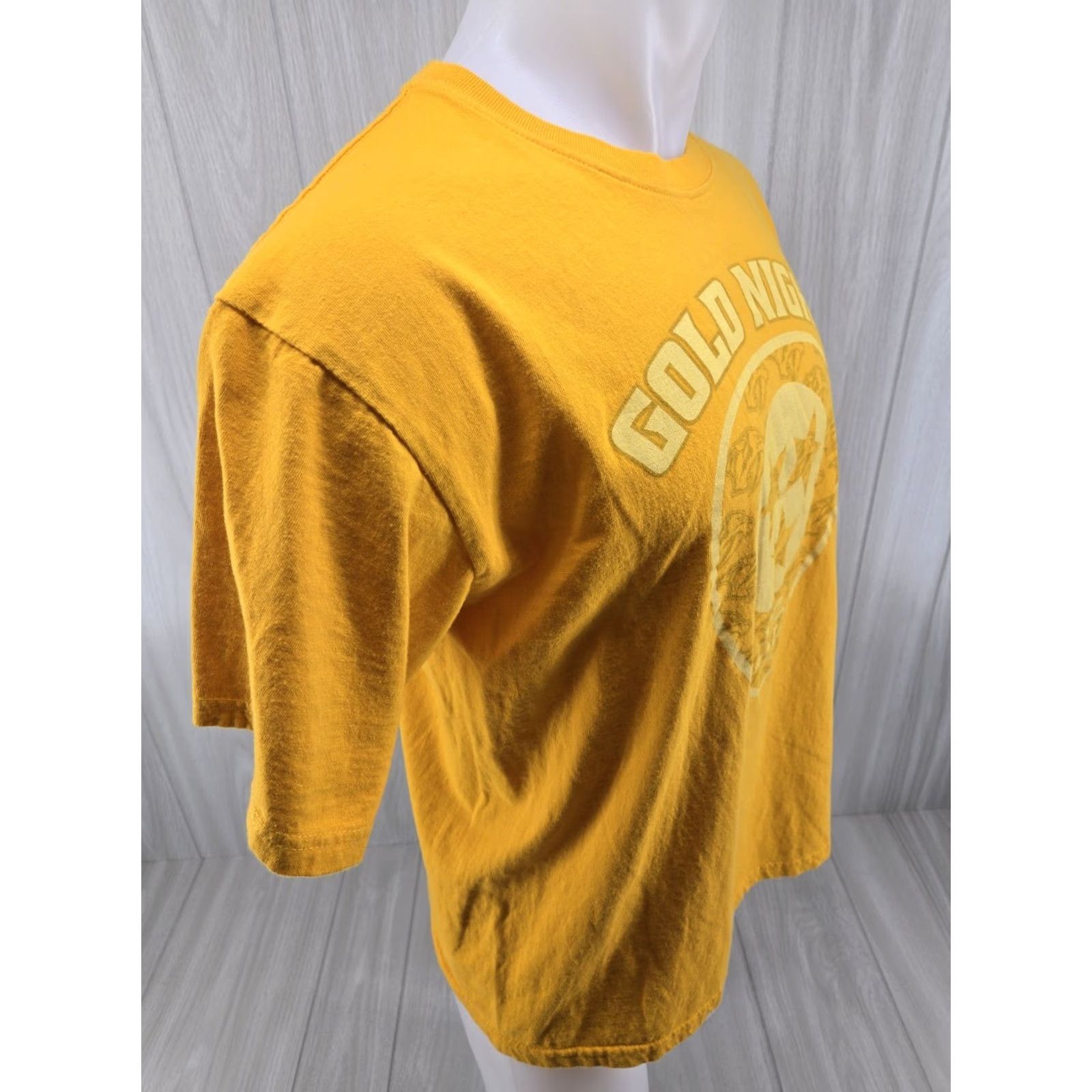 Vintage Nashville Predators NHL Yellow T-shirt Large Night Men L Yellow Night 90s? Size US L / EU 52-54 / 3 - 5 Thumbnail