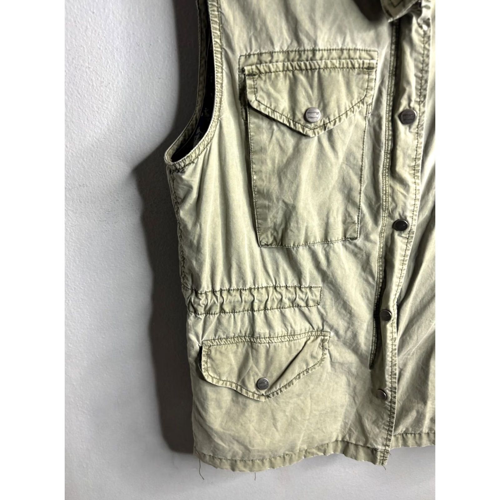 Levi's VINTAGE Levi's Vest Womens Small Green Utility Snap Front Pockets Floral Lined Size S / US 4 / IT 40 - 2 Thumbnail
