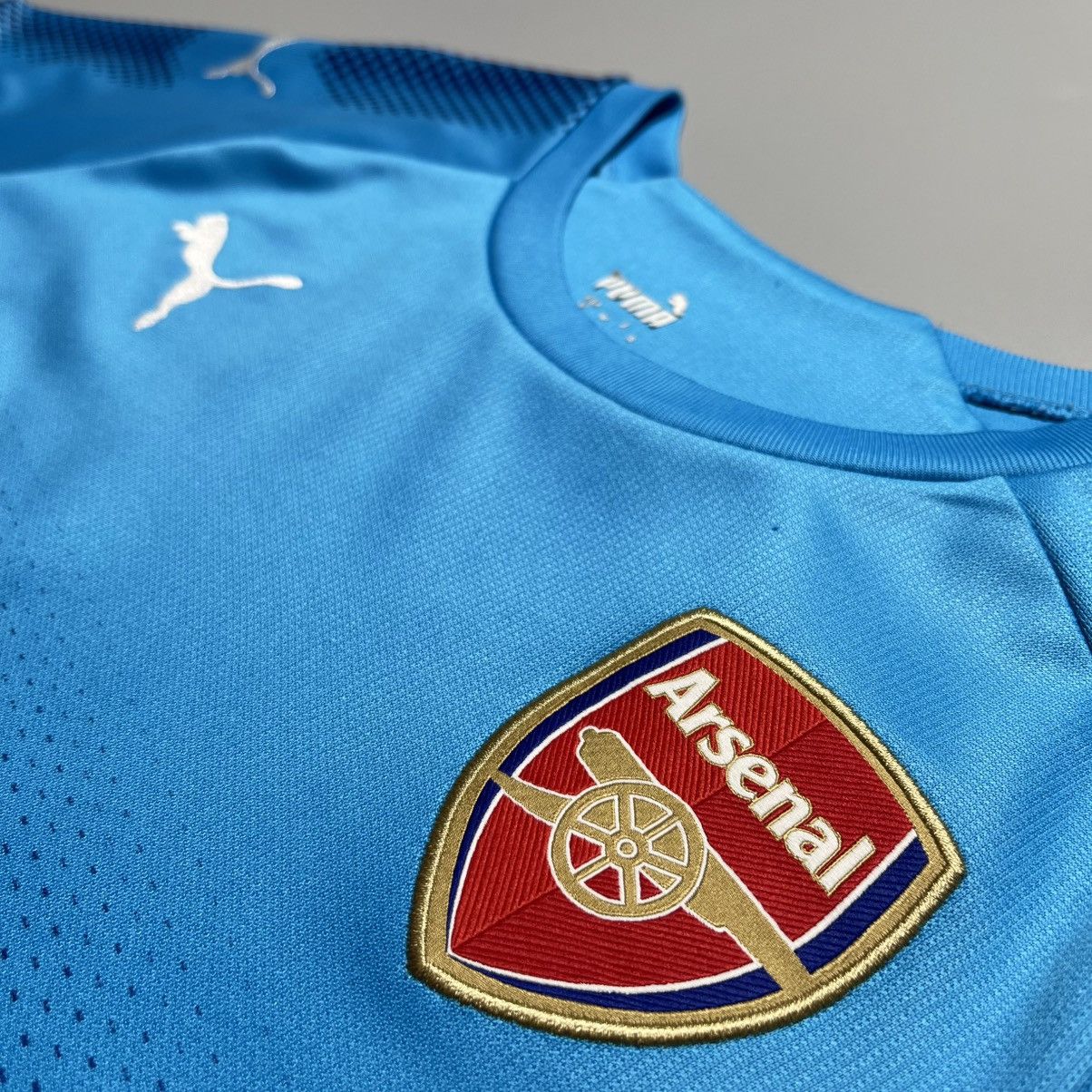 Puma × Vintage WOMENS ARSENAL PUMA 2017/2018 FOOTBALL AWAY JERSEY #11 OZIL Size S / US 4 / IT 40 - 5 Thumbnail