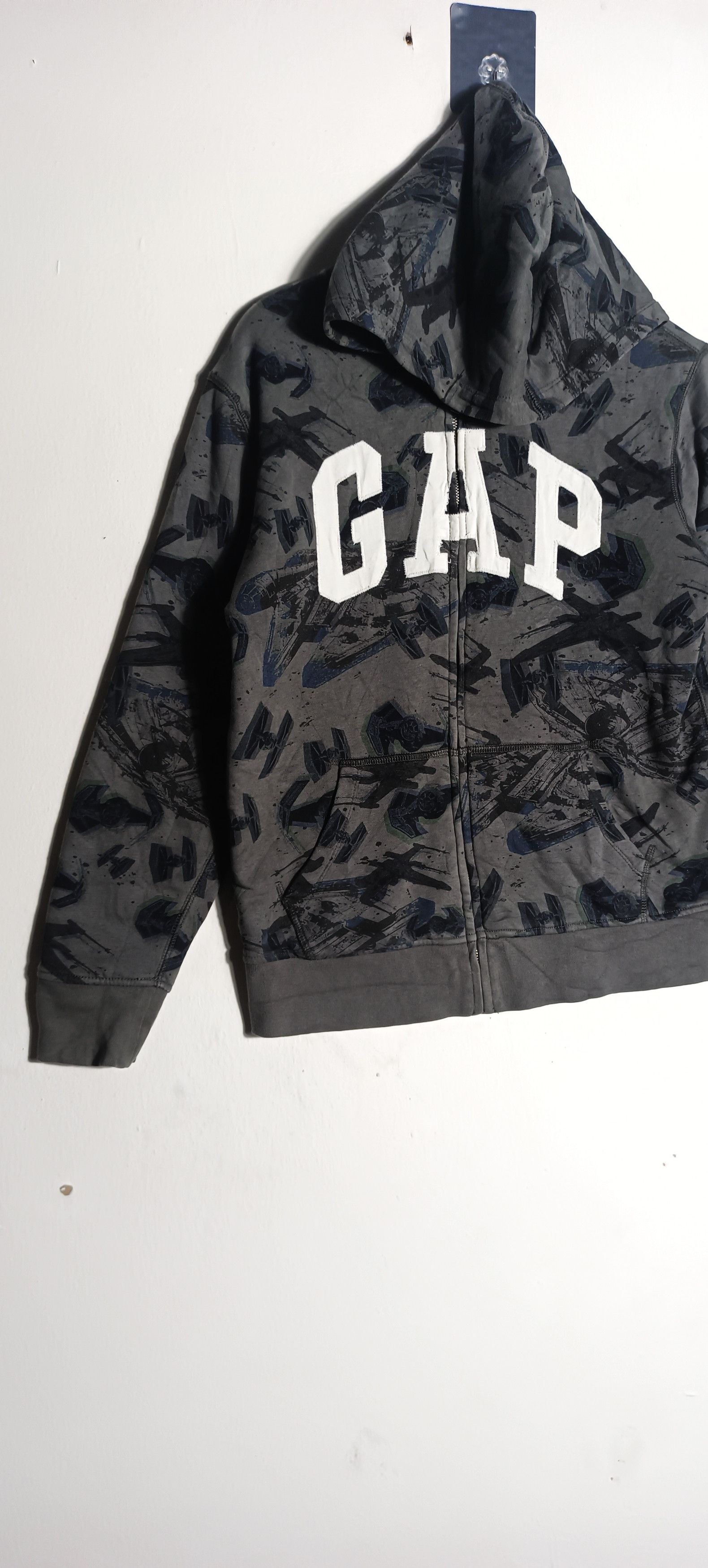 Gap × Star Wars Rare🔥🔥GAP collaboration STAR WARS Size US M / EU 48-50 / 2 - 4 Thumbnail