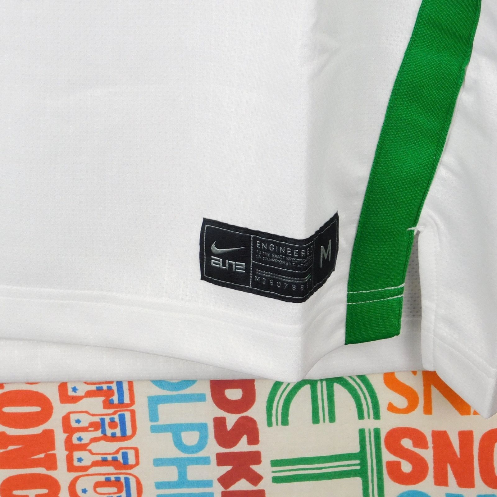 Nike Nike Oregon Ducks Basketball Jersey Size M NWT White Green Size US M / EU 48-50 / 2 - 7 Thumbnail