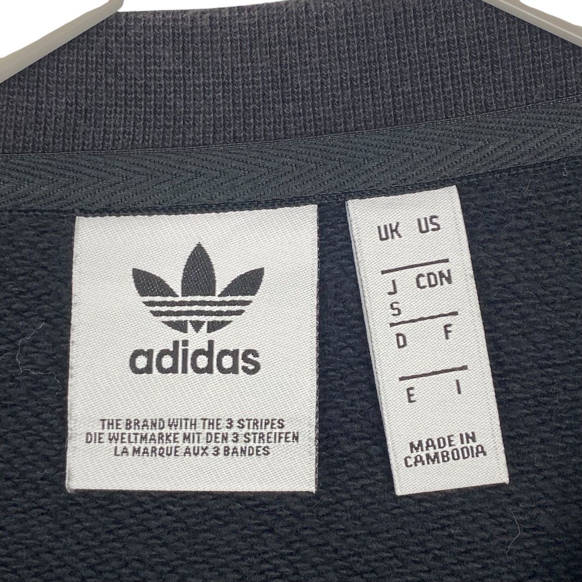 Adidas × Vintage Vintage Adidas Embroidery Crewneck Sweatshirt Black Size M Size US M / EU 48-50 / 2 - 10 Thumbnail