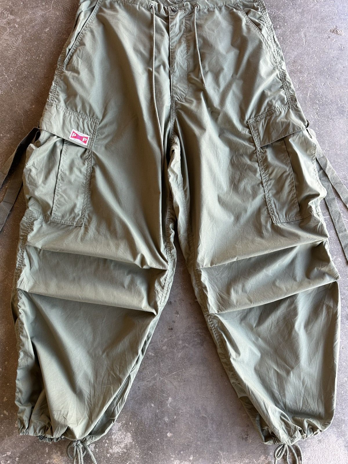 Japanese Brand SEND OFFER🍁BAGGY PARACHUTE JAPANESEBRAND FREAKS BALLON PANT Size US 34 / EU 50 - 2 Thumbnail
