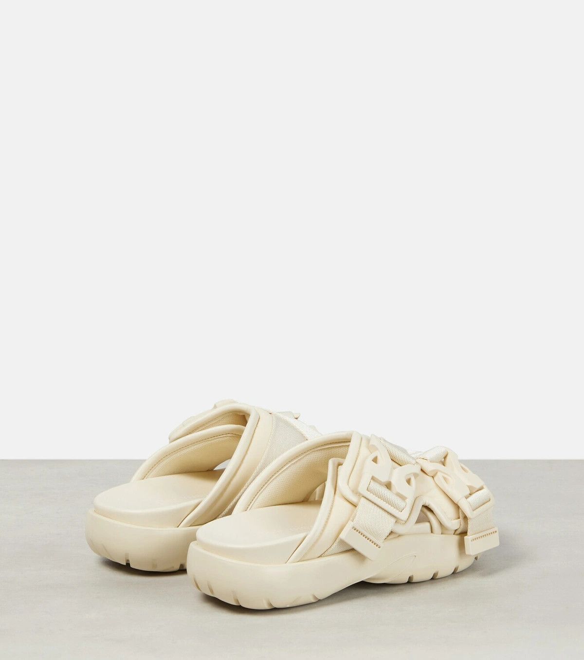 Bottega Veneta o1y0725 Slippers in Ivory Size US 11 / IT 41 - 2 Thumbnail