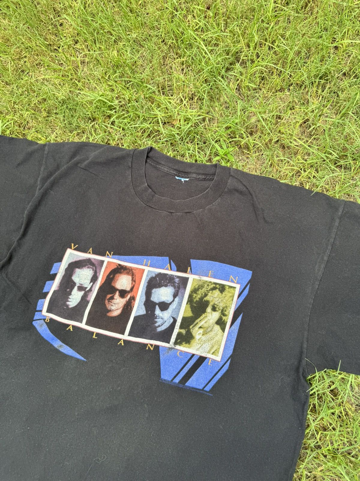 Vintage Vintage 1995 Van Halen “Balance” tour t-shirt Size US XL / EU 56 / 4 - 4 Thumbnail
