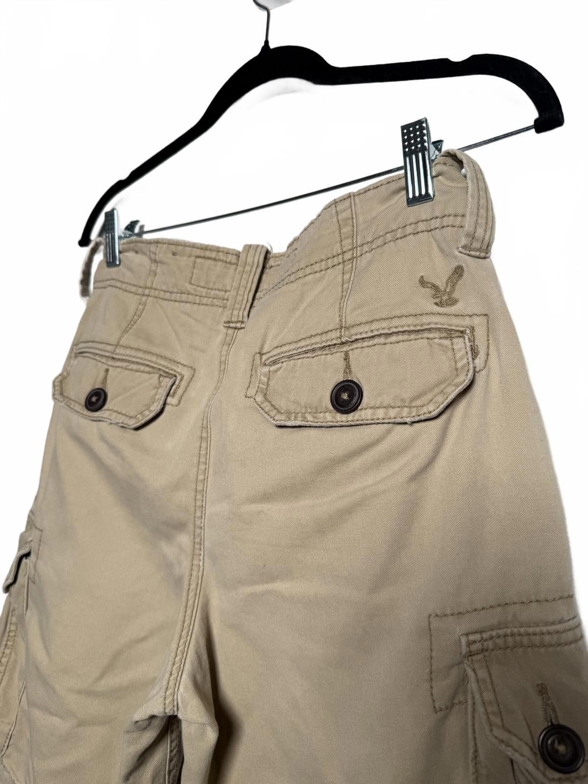 American Eagle Outfitters American Eagle Y2K Khaki Cargo Shorts Size US 26 / EU 42 - 1 Thumbnail