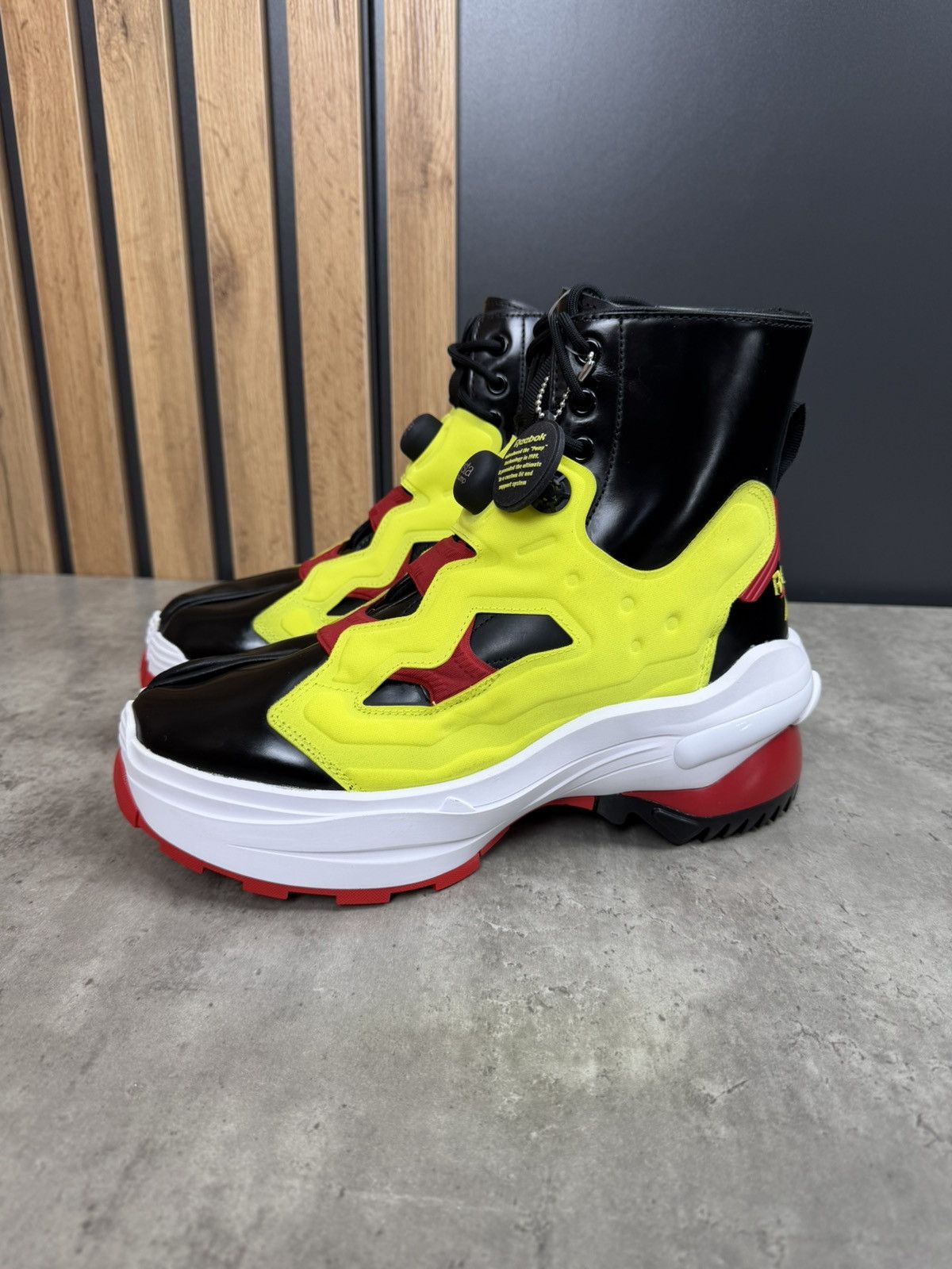 Maison Margiela Maison Margiela x Reebok Tabi Instapump Fury Oxford High Size US 10 / EU 43 - 2 Thumbnail