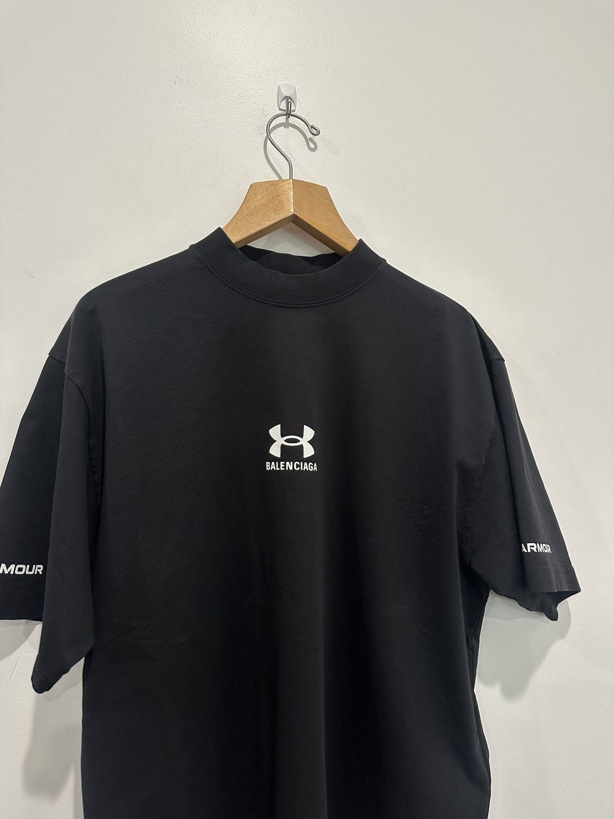 BALENCIAGA バレンシアガ スポーティーTシャツ UNDER ARMOUR x Under Armour cotton T-shirt in black - Balenciaga | Mytheresa