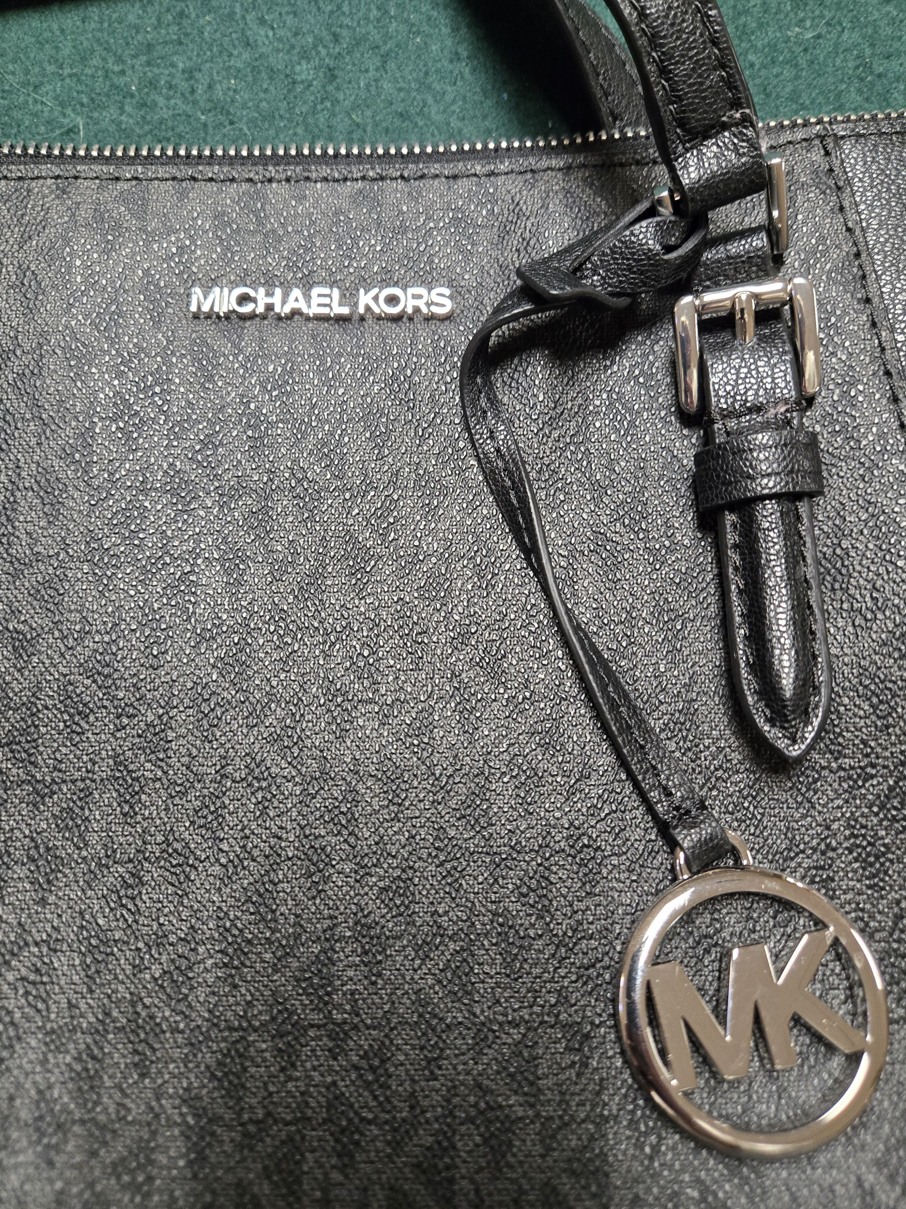 Michael Kors Michael Kors Black Handbag Size ONE SIZE - 4 Thumbnail