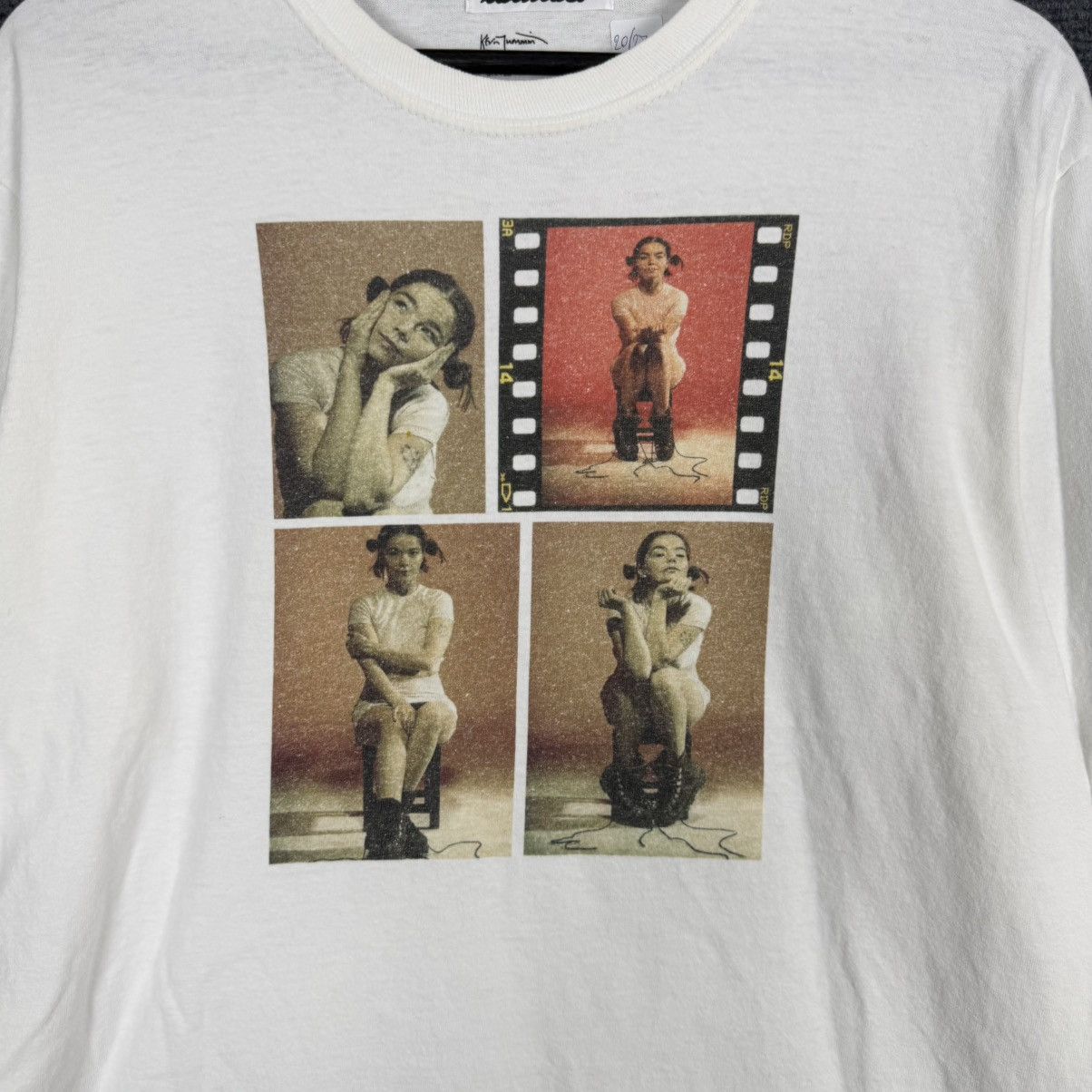 Band Tees BJÖRK — Photographed by Kevin Cummins, 1993 Size US M / EU 48-50 / 2 - 2 Thumbnail