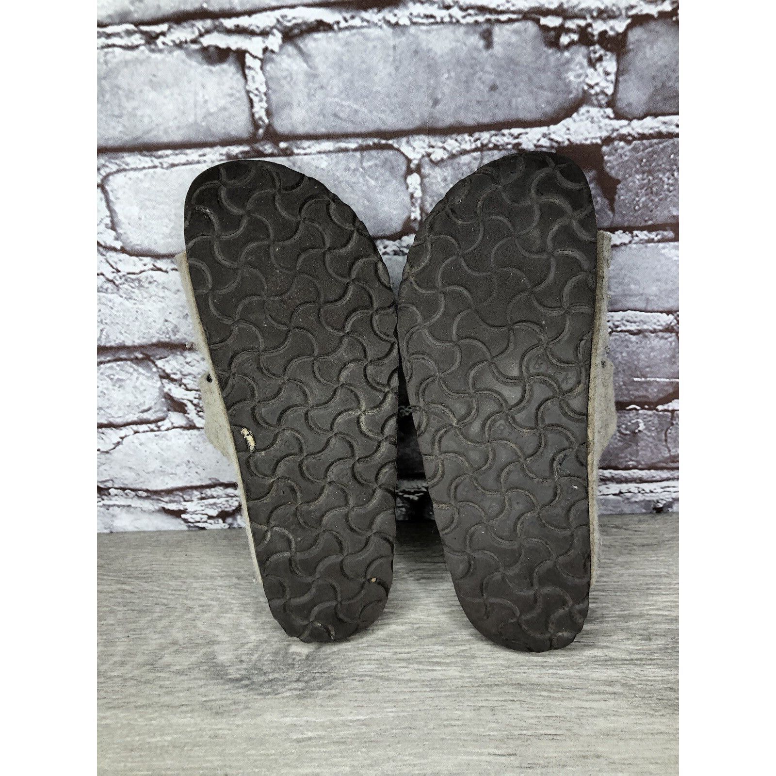 Birkenstock Birkenstock Wool Felt Beige Arizona Comfort Slides Sandals W Size US 7.5 / IT 37.5 - 23 Thumbnail