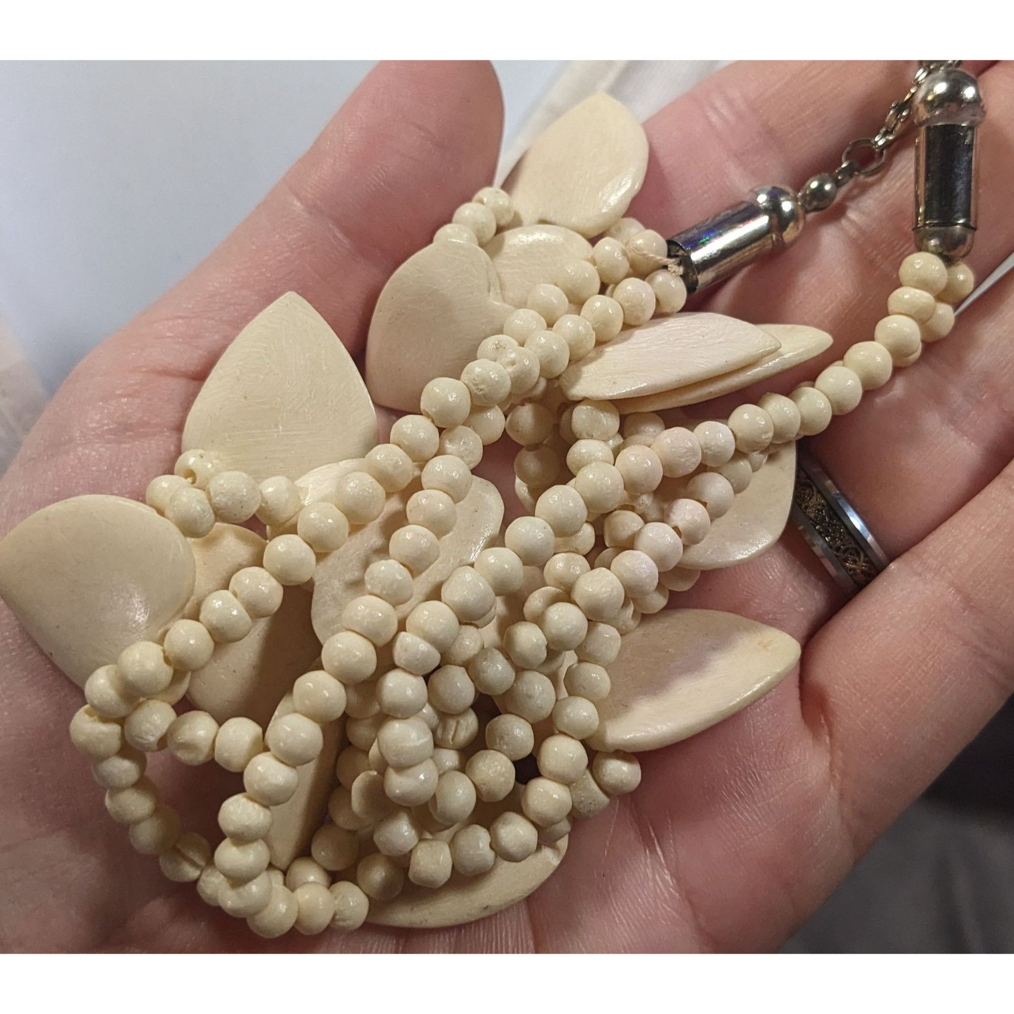 Other Vintage Hand Carved Heart Cow Bone Beaded Necklace Size ONE SIZE - 6 Thumbnail