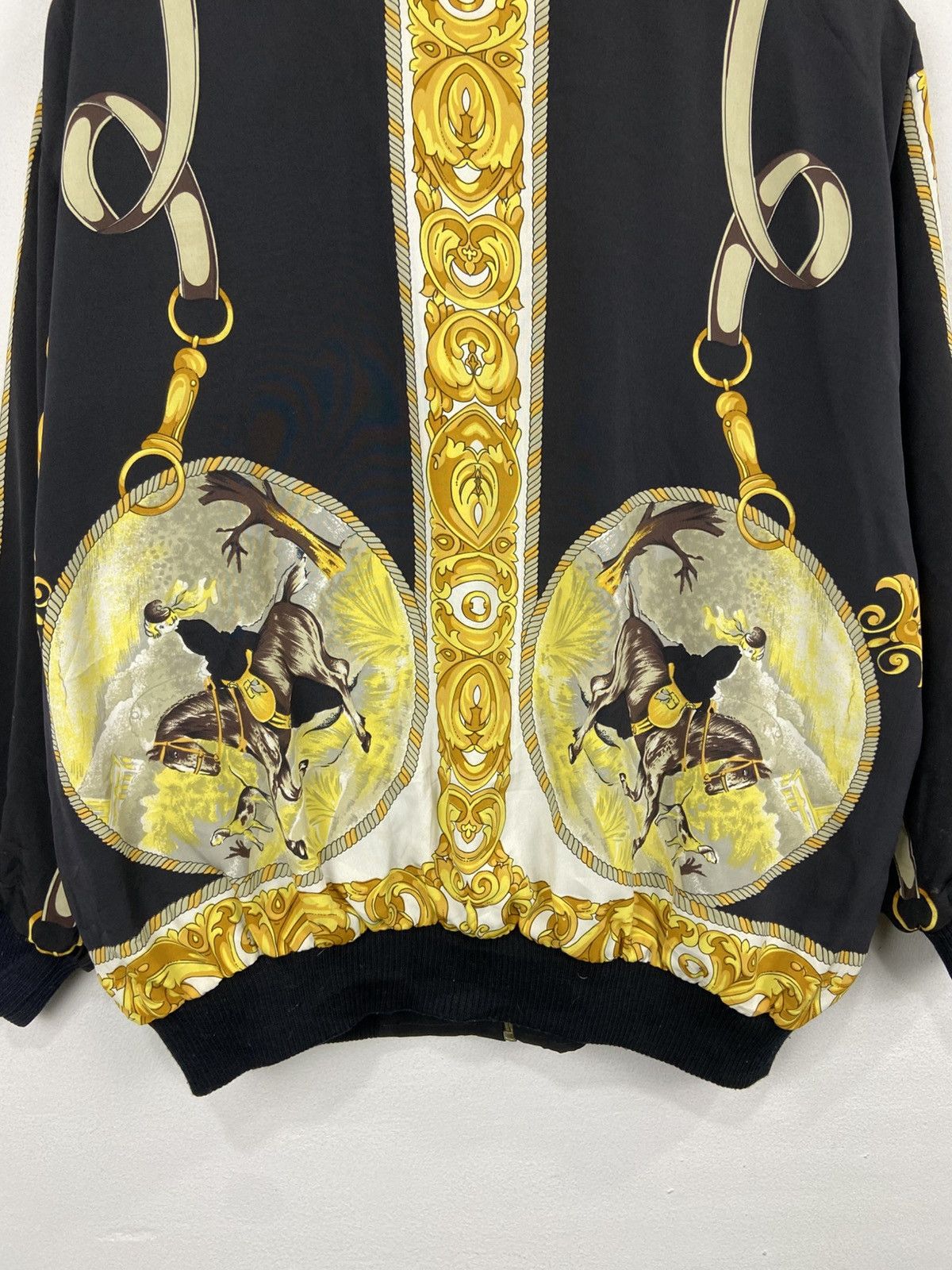 Vintage Vintage Baroque Chain Print Bomber Jacket – Black & Gold Size US L / EU 52-54 / 3 - 8 Thumbnail