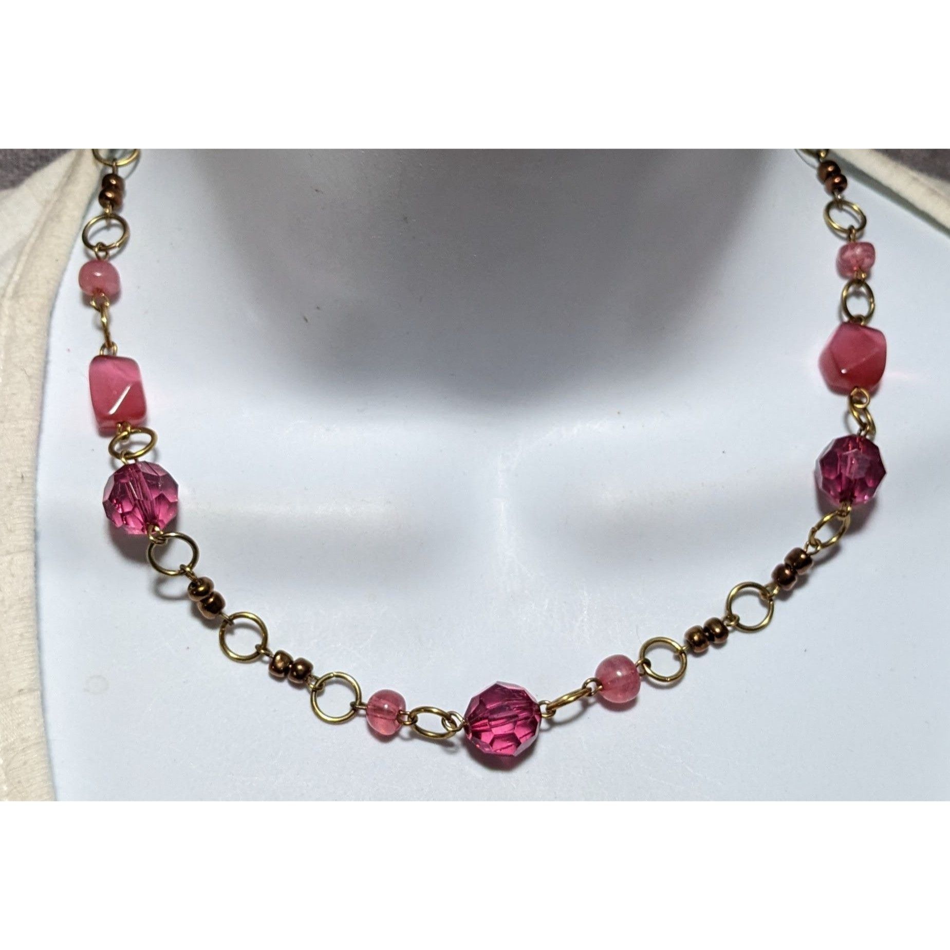 Other Pink And Gold Abstract Beaded Gem Necklace Size ONE SIZE - 5 Thumbnail