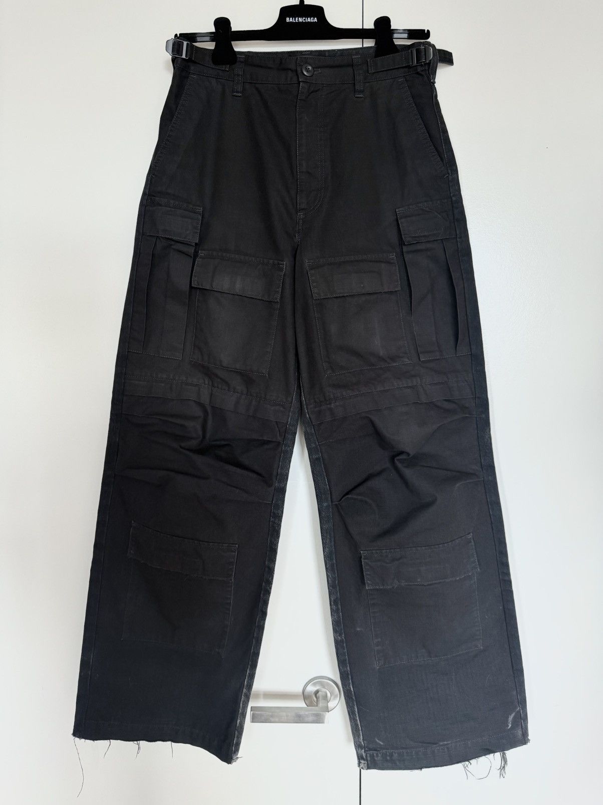 Balenciaga Balenciaga Hybrid Cargo Pants Size US 30 / EU 46 - 1 Thumbnail