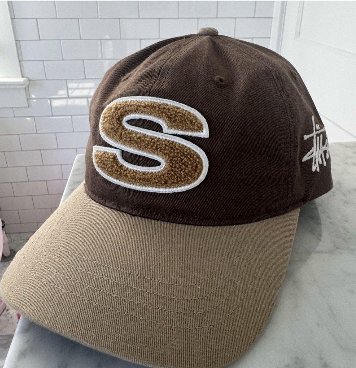 STUSSY CHENILLE S LOW PRO CAP ブラウン - 帽子