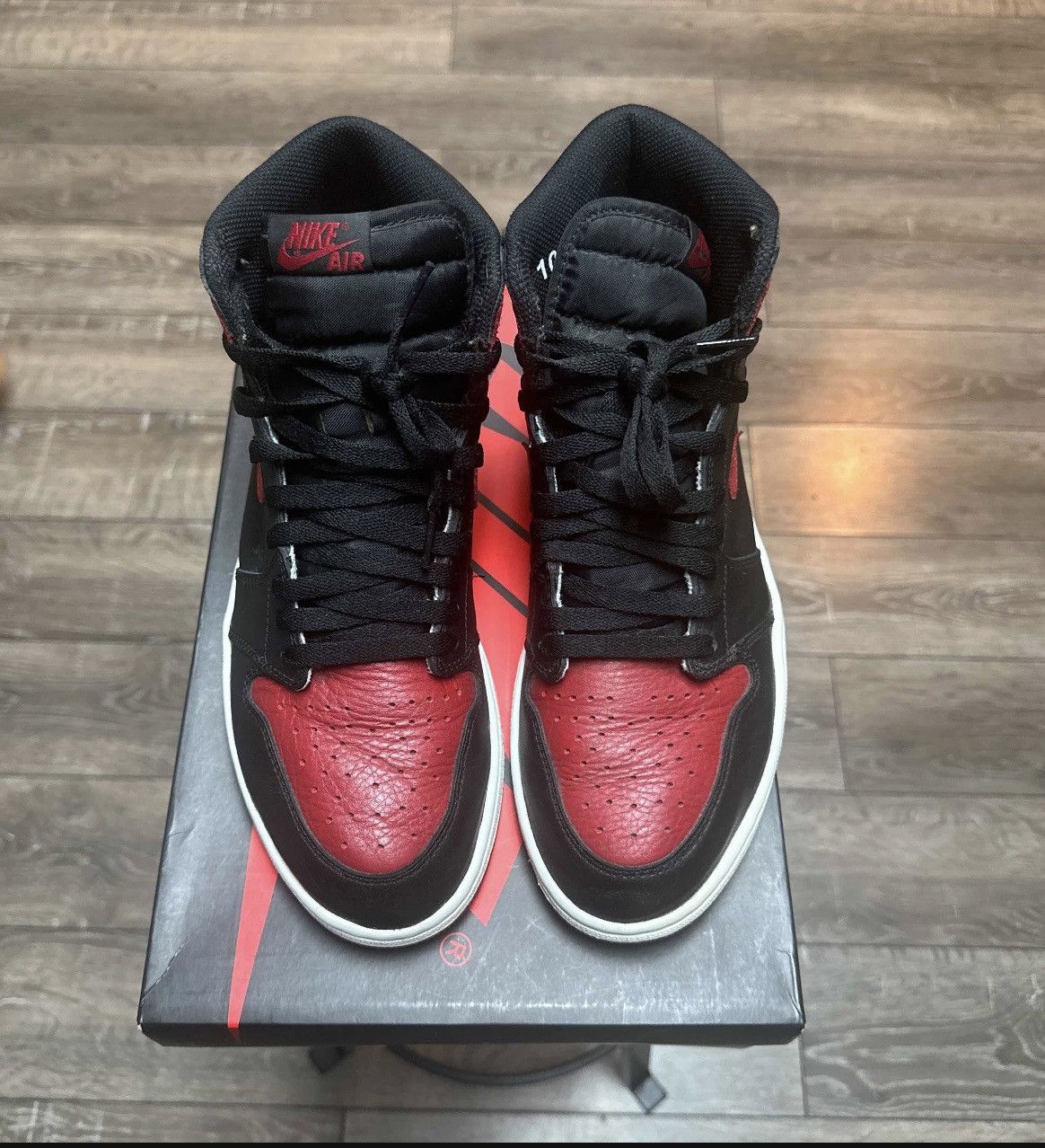 Nike Air Jordan 1 Retro High OG 'Banned' 2016 Size US 10 / EU 43 - 4 Thumbnail