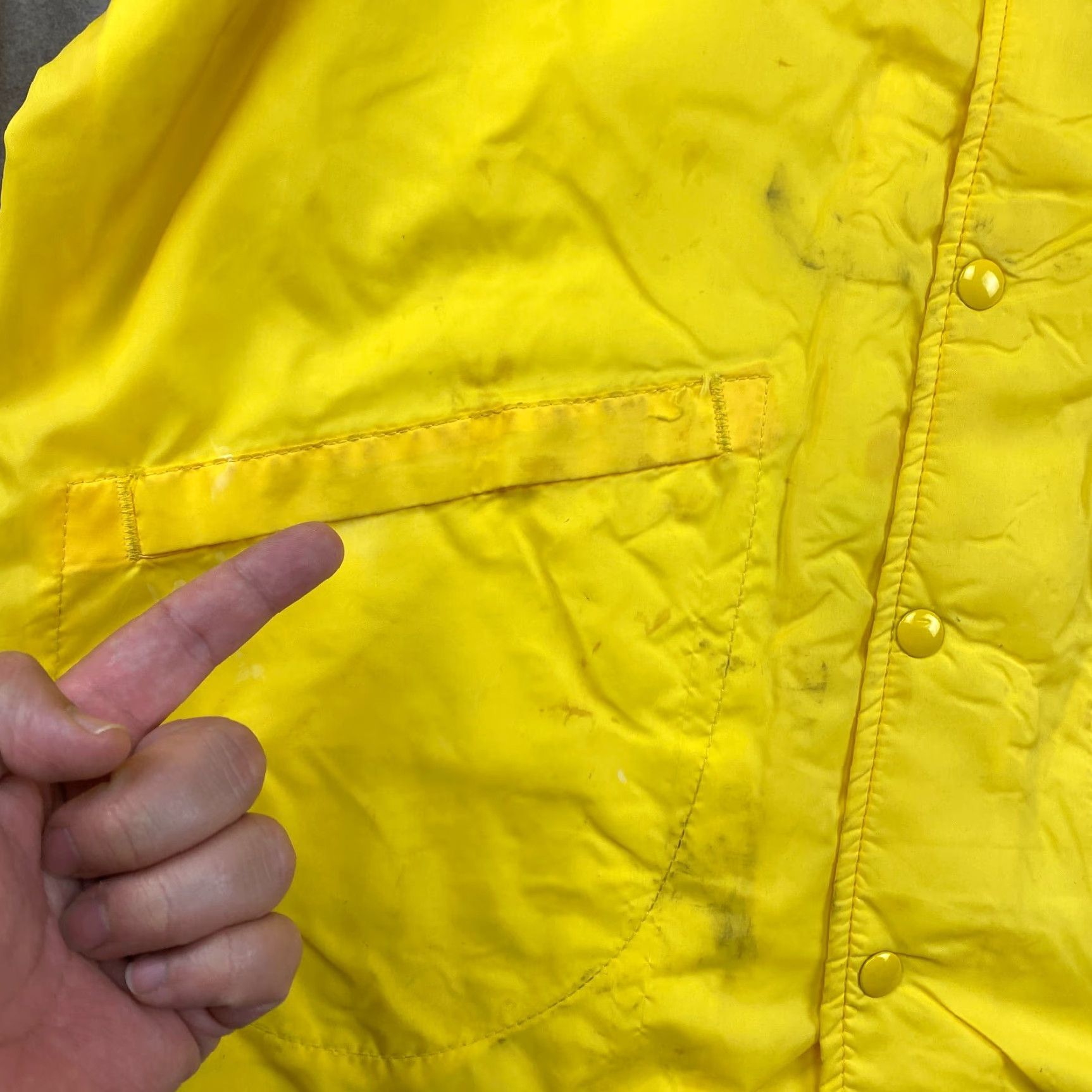 Dunbrooke VINTAGE Dunbrooke Jacket Mens L Yellow Nylon Snap Windbreaker All Seasons Pockets Logo Military Size US L / EU 52-54 / 3 - 4 Thumbnail