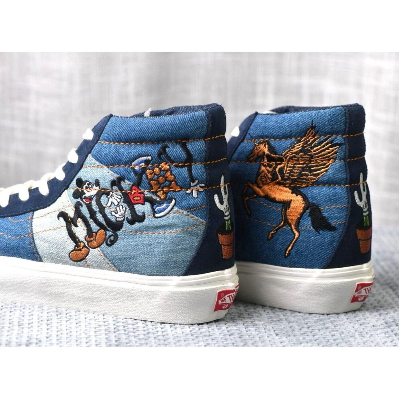 Vans Disney x Taka Hayashi x Vans Sk8-Hi Mickey's 90th Size US 9 / EU 42 - 2 Thumbnail