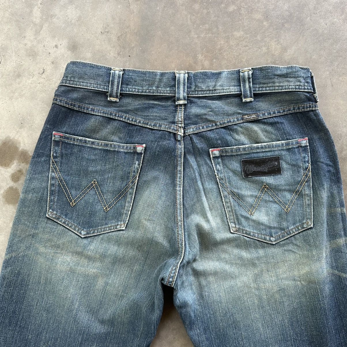 Japanese Brand Vintage Wrangler Distressed Faded Denim Jean Pant W33 Size US 33 - 11 Thumbnail