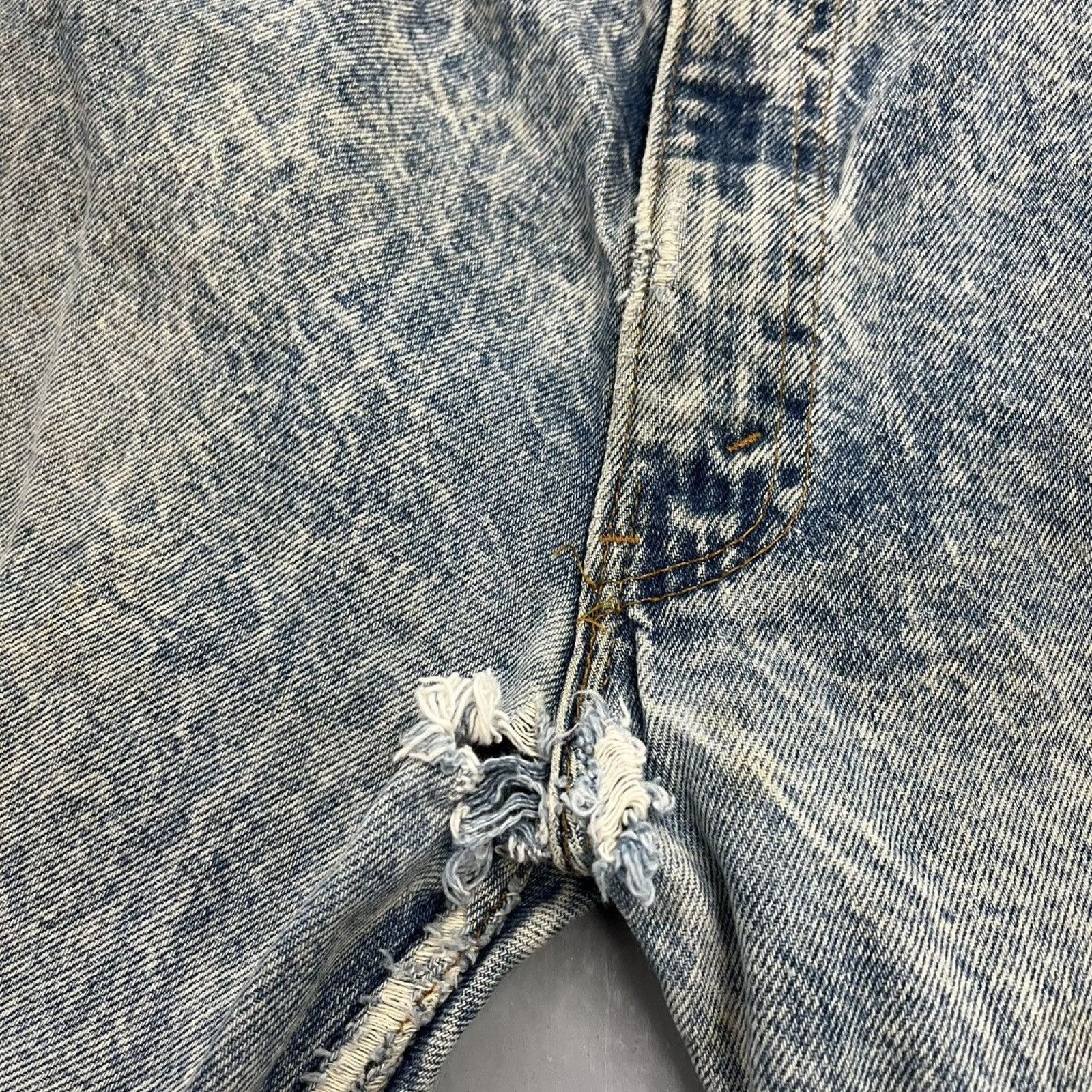 Levi's Vintage 80s Levi's 505 Regular Fit Distressed Jeans 36x32 Size US 36 / EU 52 - 2 Thumbnail
