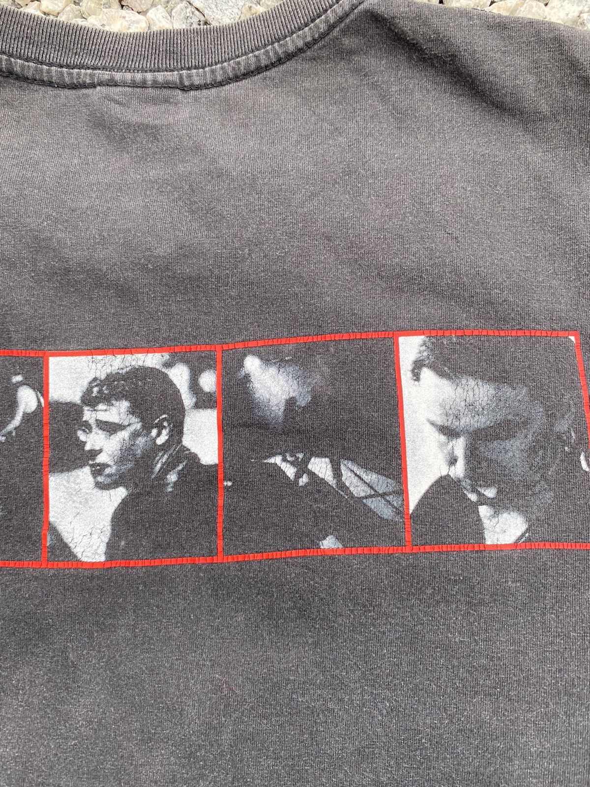 Vintage Rare Vintage U2 Rattle And Hum Album Band Tees Faded Size US L / EU 52-54 / 3 - 13 Thumbnail