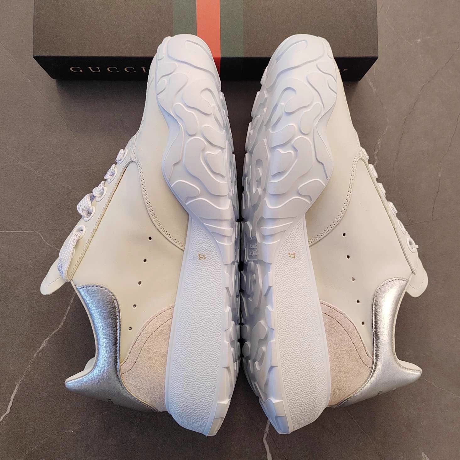 Alexander McQueen McQueen Court Trainer Suede Low Top White 37 Size US 6.5 / IT 36.5 - 2 Thumbnail