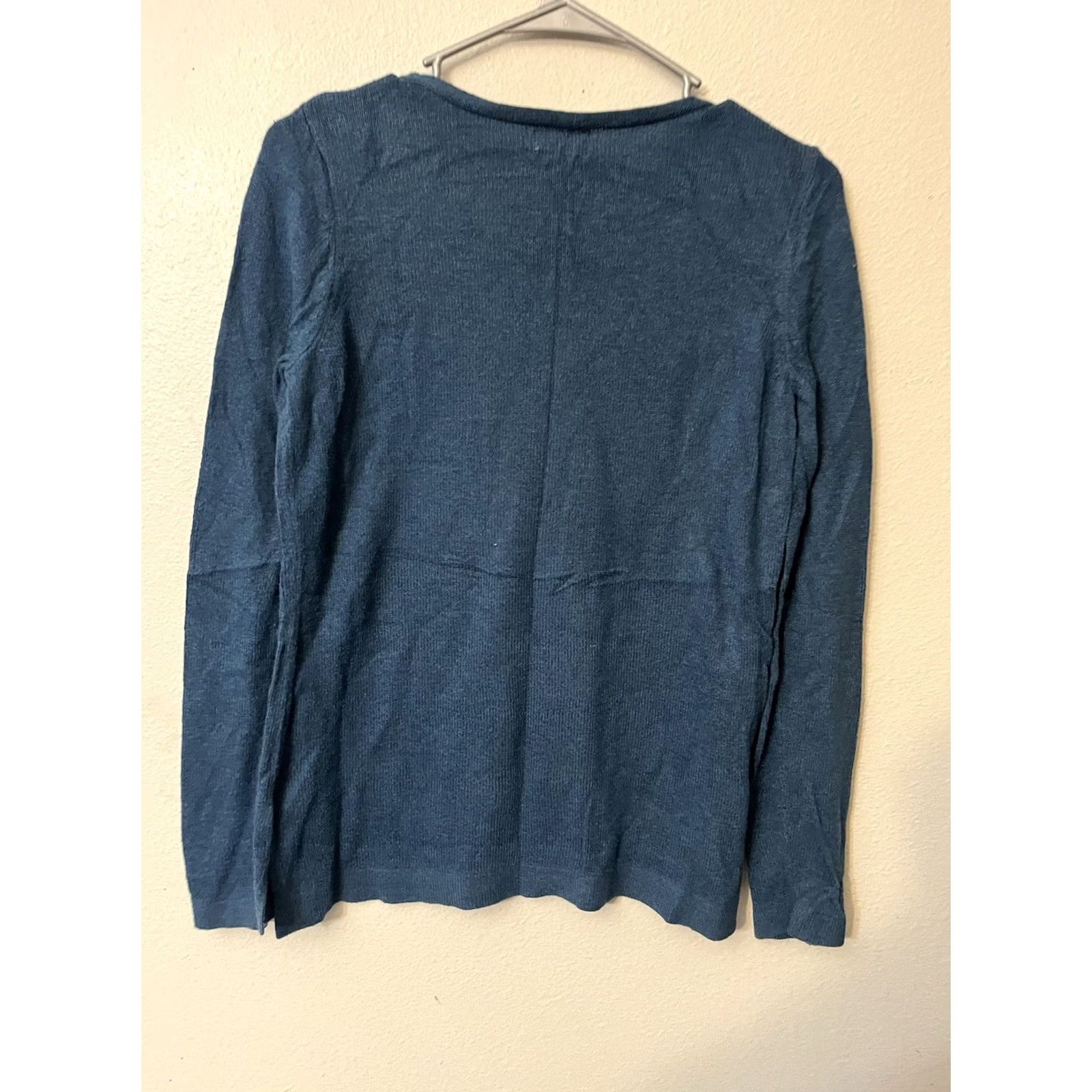 Old Navy Old Navy Women's Top Blue Round Neck Long Sleeve Rayon Blend M Crew Neck Tee Vintage: NO? Size M / US 6-8 / IT 42-44 - 3 Thumbnail