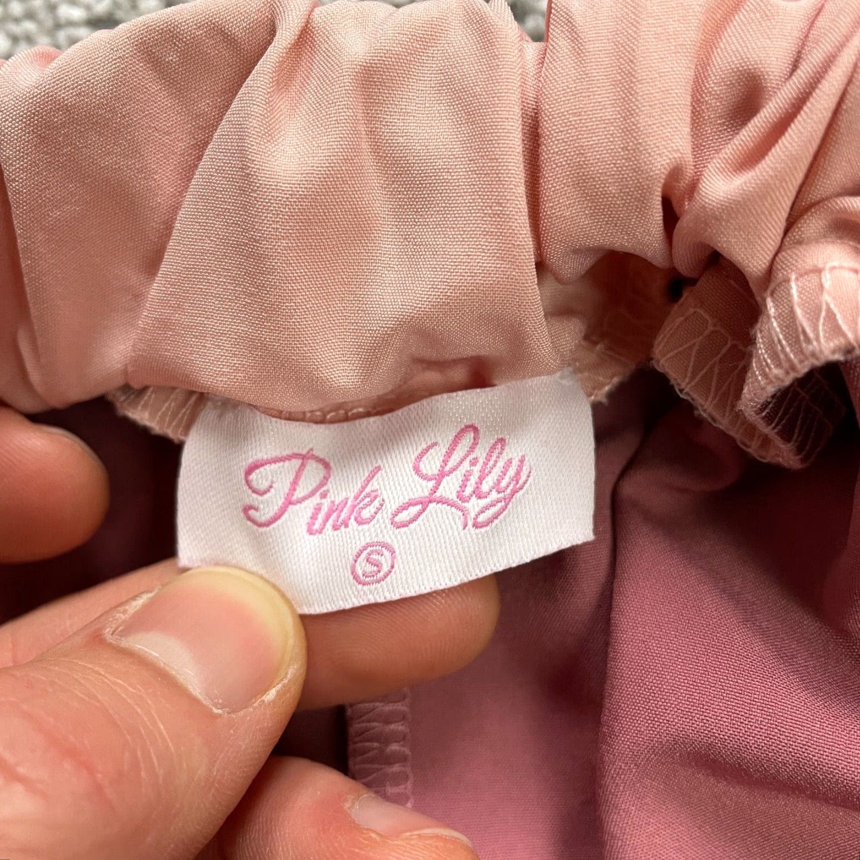 Vintage Pink Lily Active Shorts Womens Small Old Rose Lined Gym Running Athletic 26x3 Short Sleeve? Size 28" / US 6 / IT 42 - 6 Thumbnail