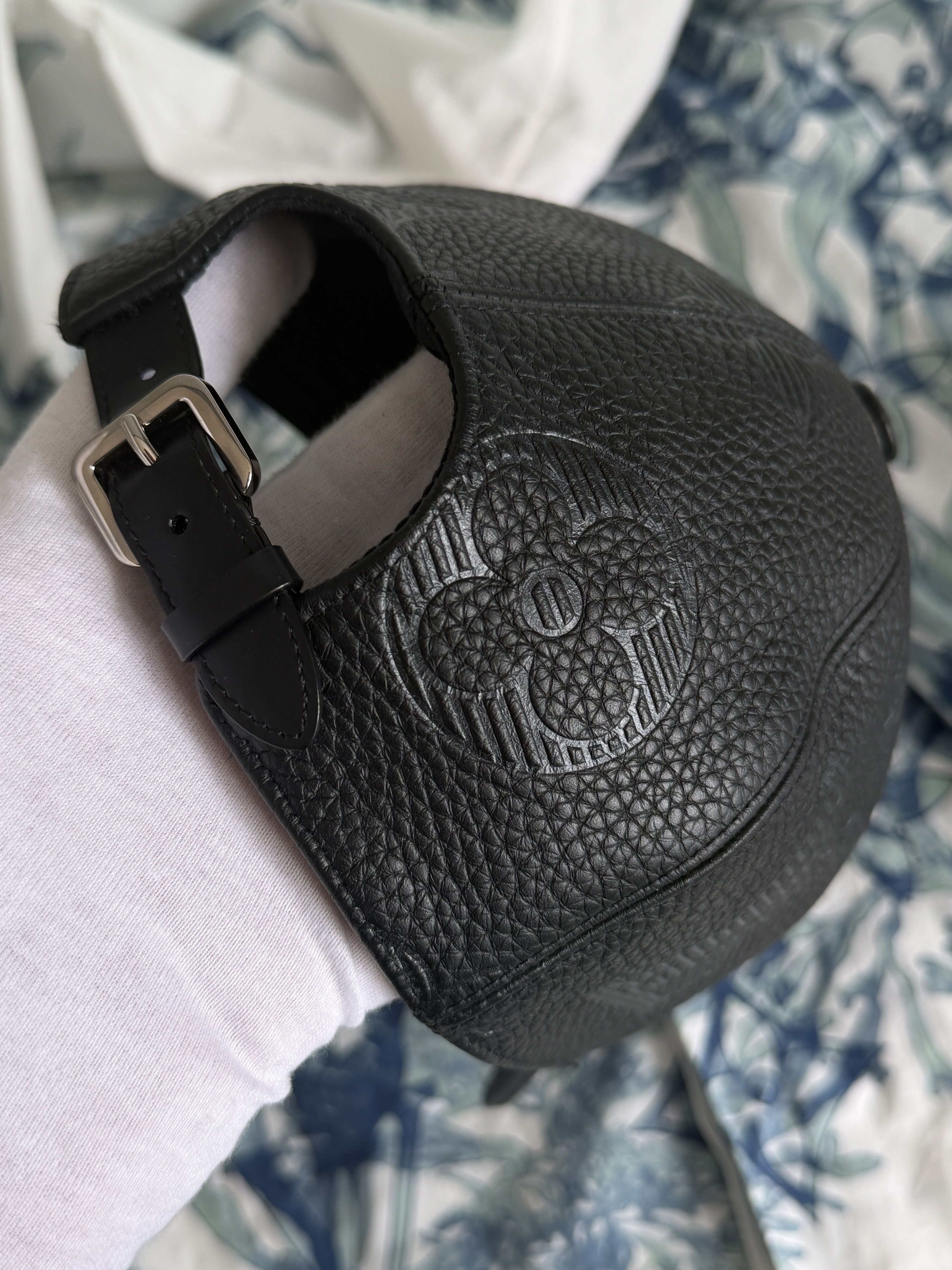 Louis Vuitton Louis Vuitton leather hat Size ONE SIZE - 12 Thumbnail