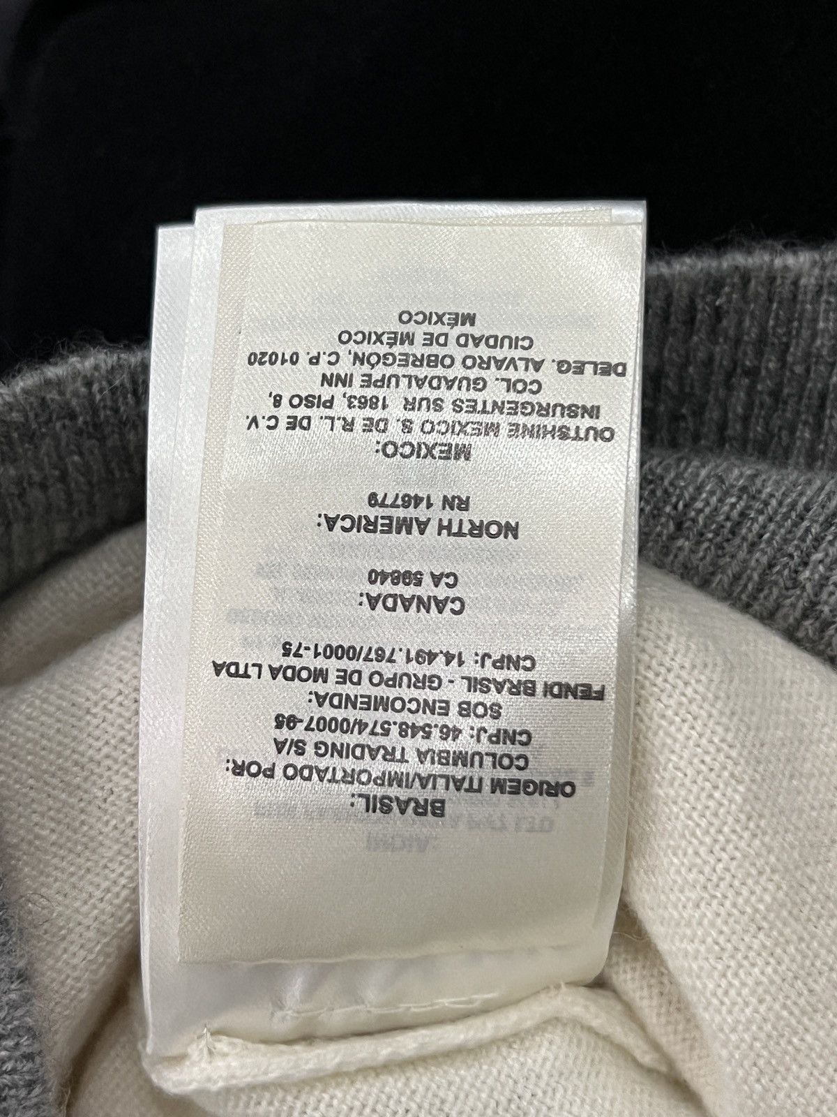 Fendi Fendi Monster Patch Colorblock Sleeve Knit Sweater Size US S / EU 44-46 / 1 - 17 Thumbnail