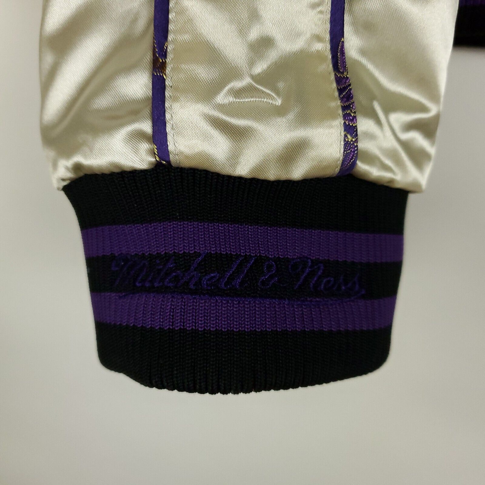 Mitchell & Ness LA Lakers Mitchell & Ness Lunar Year Jacket 2XL NWT Size XXL / US 16-18 / IT 52-54 - 4 Thumbnail
