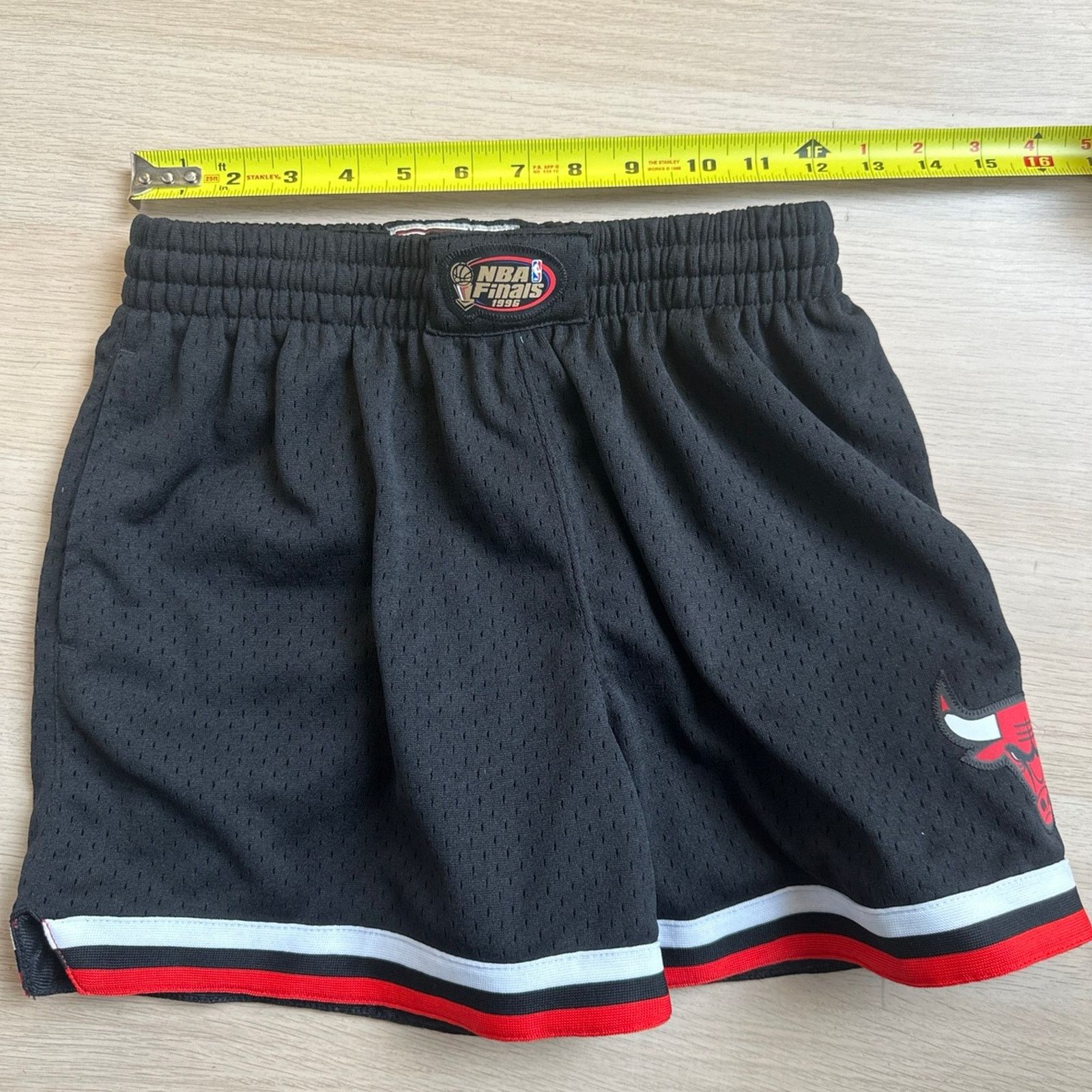 Mitchell & Ness Rare Chicago Bulls Mitchell & Ness Short - Size XS New Size US 28 / EU 44 - 6 Thumbnail